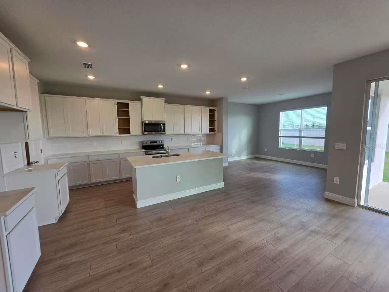 2212 SIENNA SPRUCE ST, WESLEY CHAPEL, FL, 33543