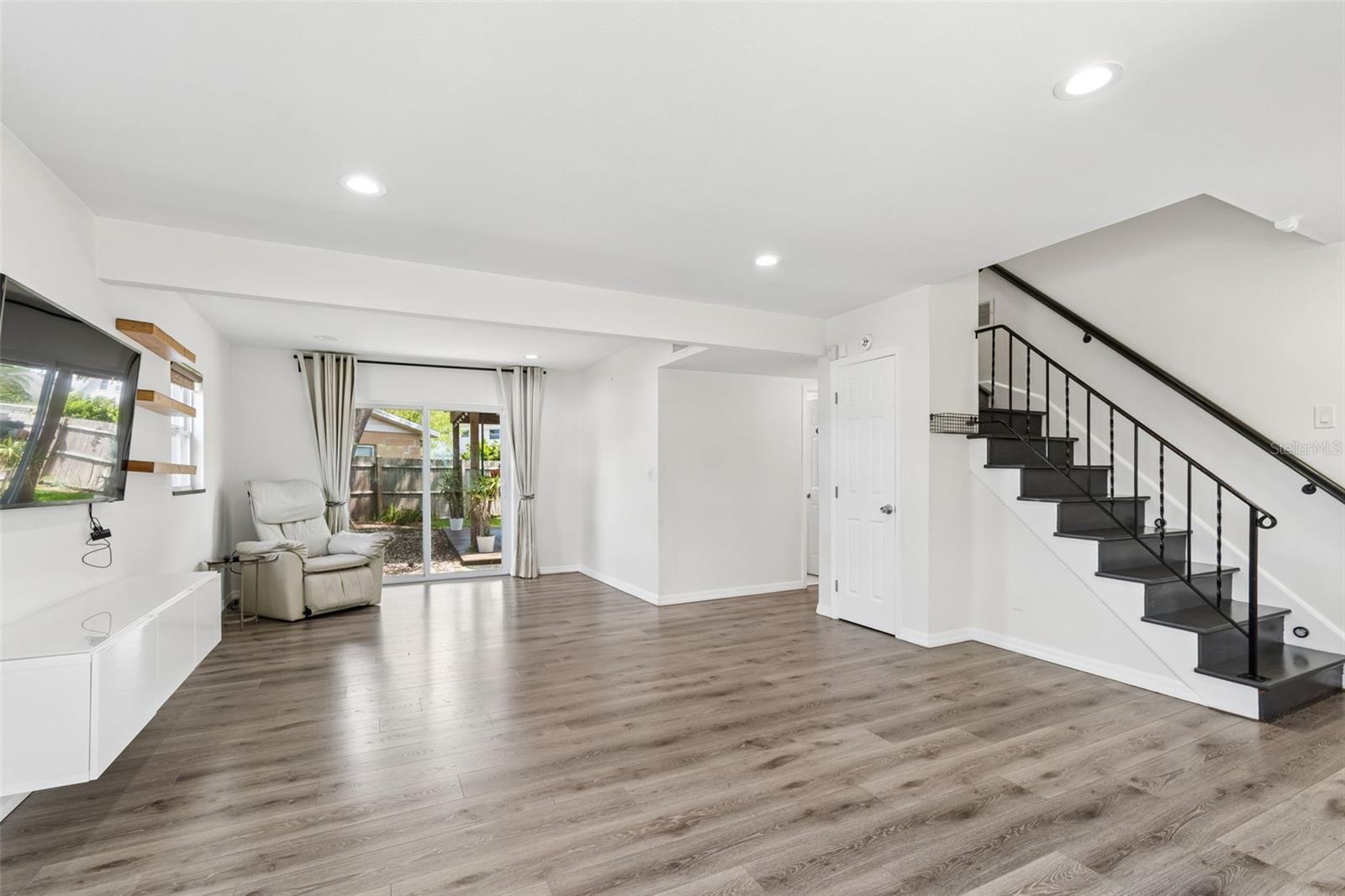 8043 124TH ST, SEMINOLE, FL, 33772