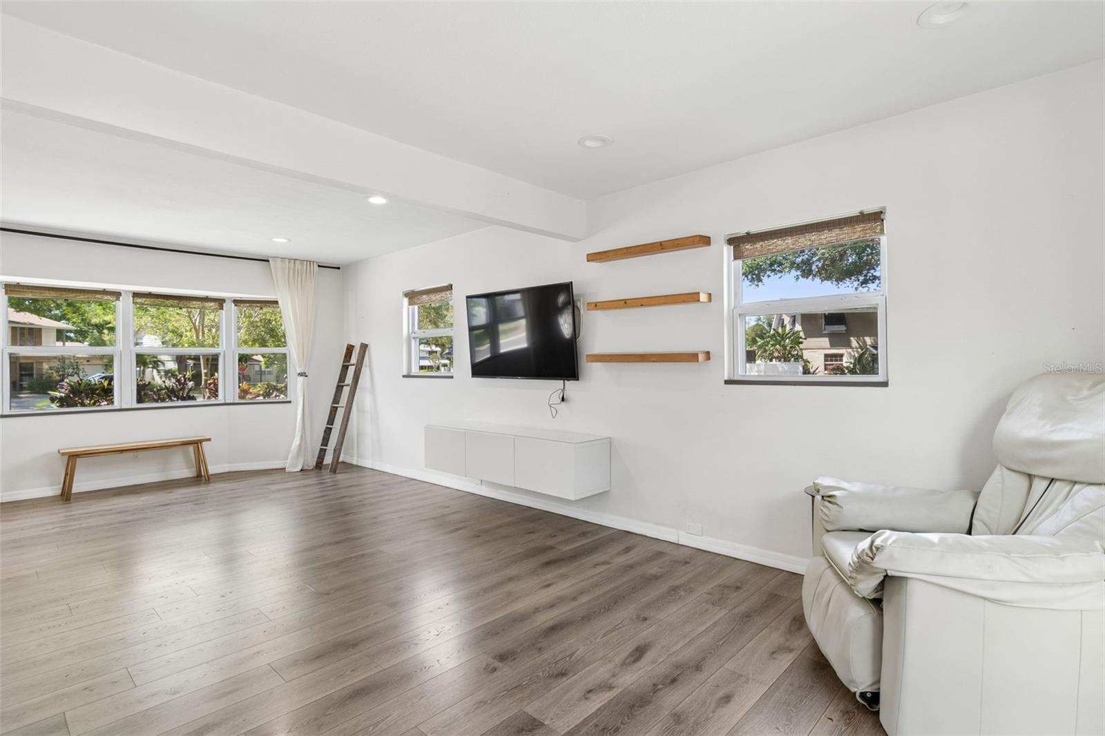 8043 124TH ST, SEMINOLE, FL, 33772