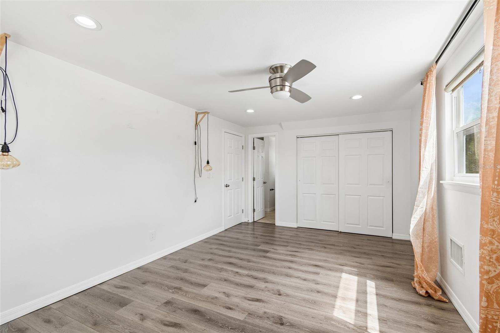 8043 124TH ST, SEMINOLE, FL, 33772