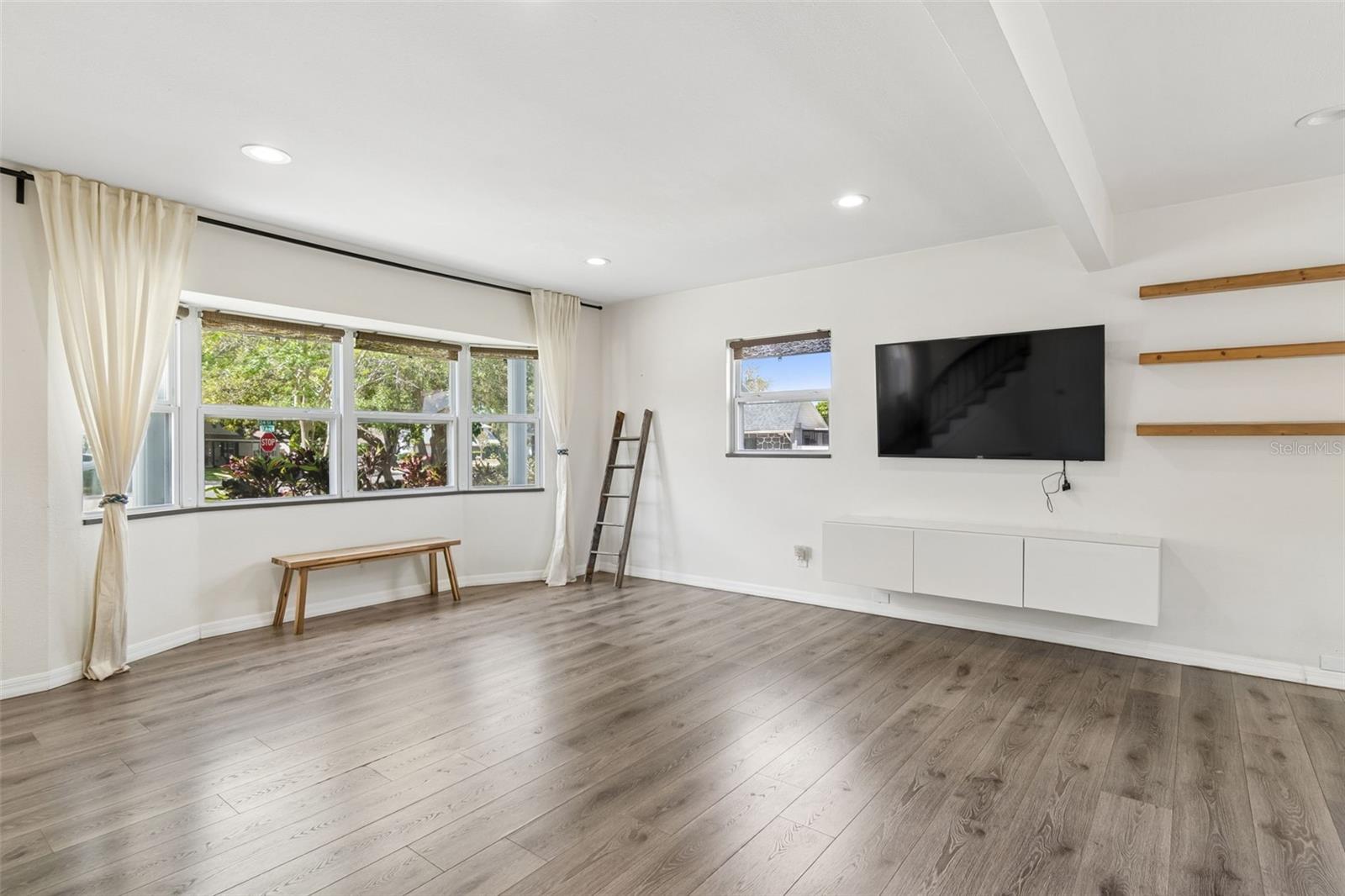 8043 124TH ST, SEMINOLE, FL, 33772