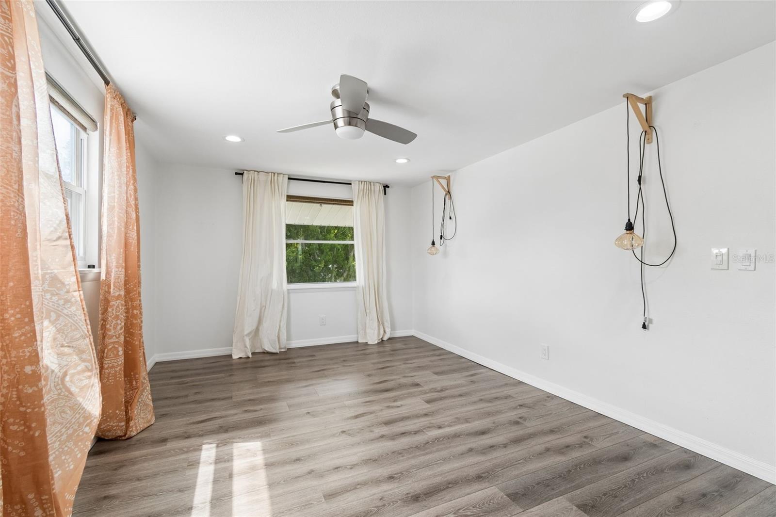 8043 124TH ST, SEMINOLE, FL, 33772