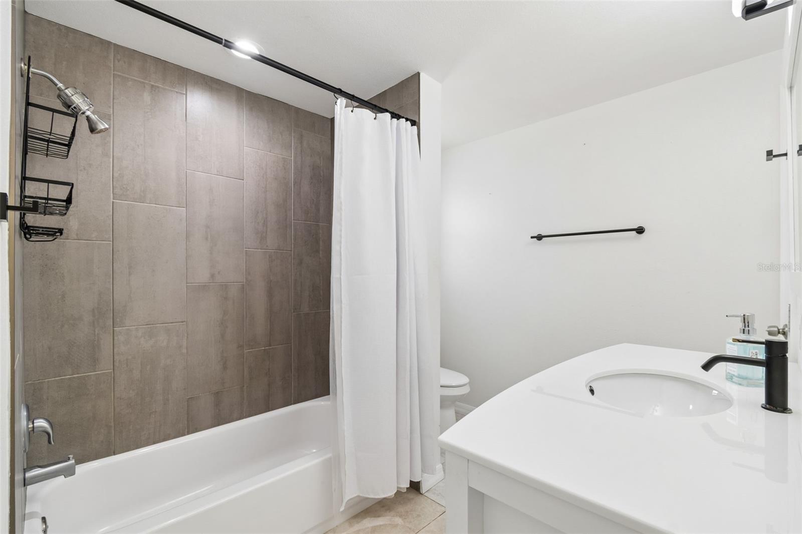 8043 124TH ST, SEMINOLE, FL, 33772