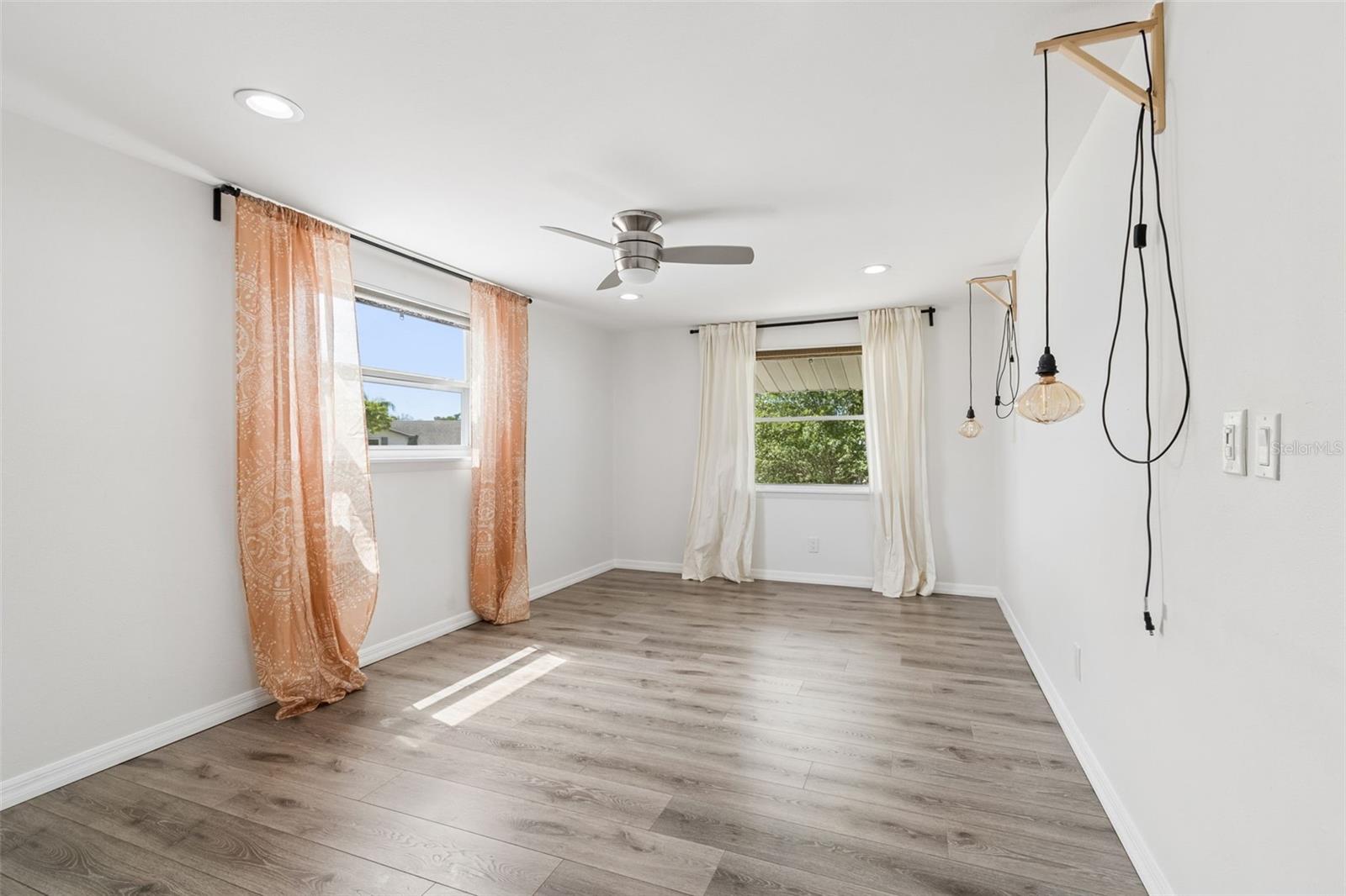 8043 124TH ST, SEMINOLE, FL, 33772