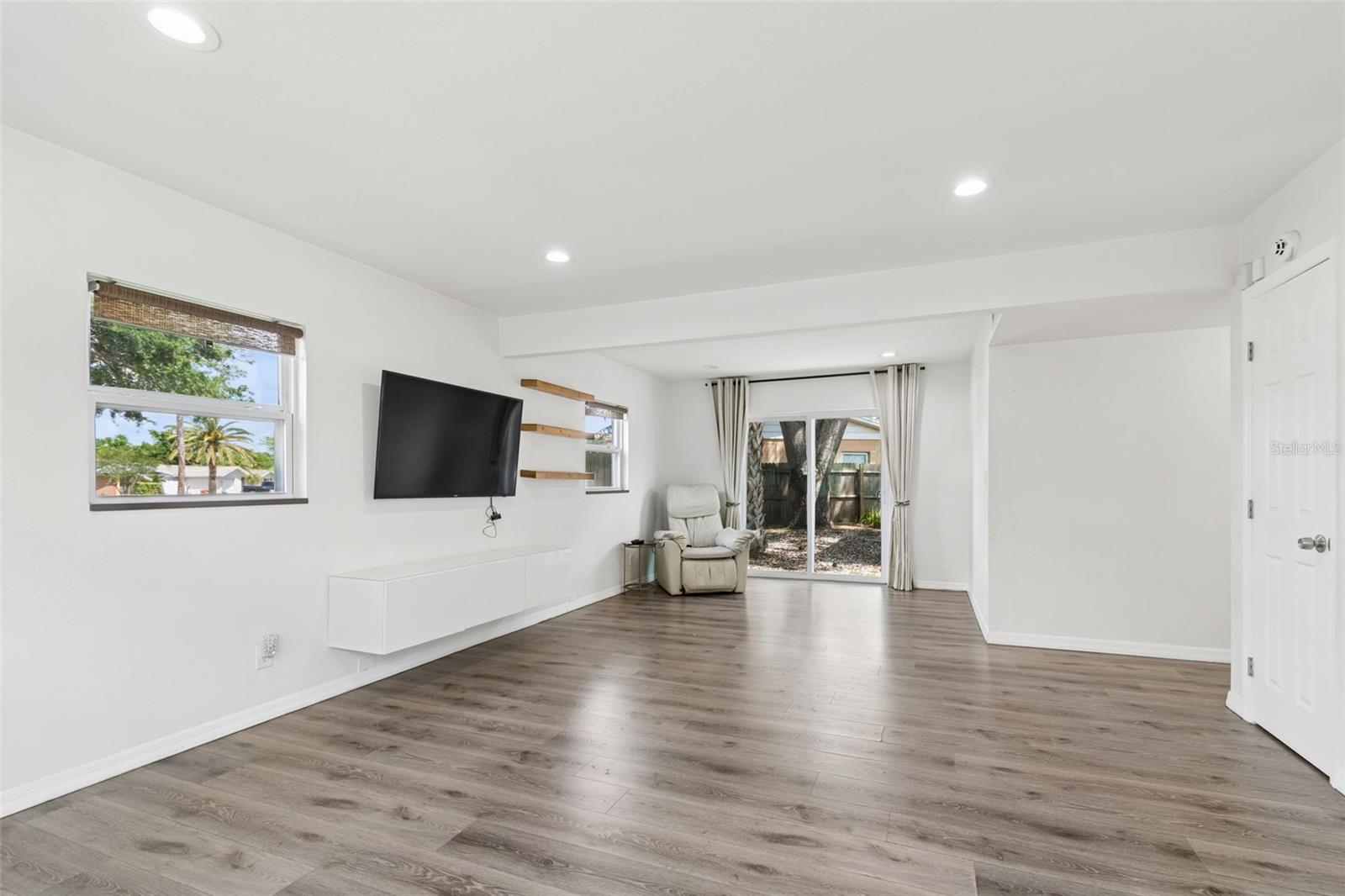 8043 124TH ST, SEMINOLE, FL, 33772