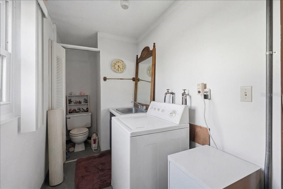 236 W LAKE INA DR, WINTER HAVEN, FL, 33884