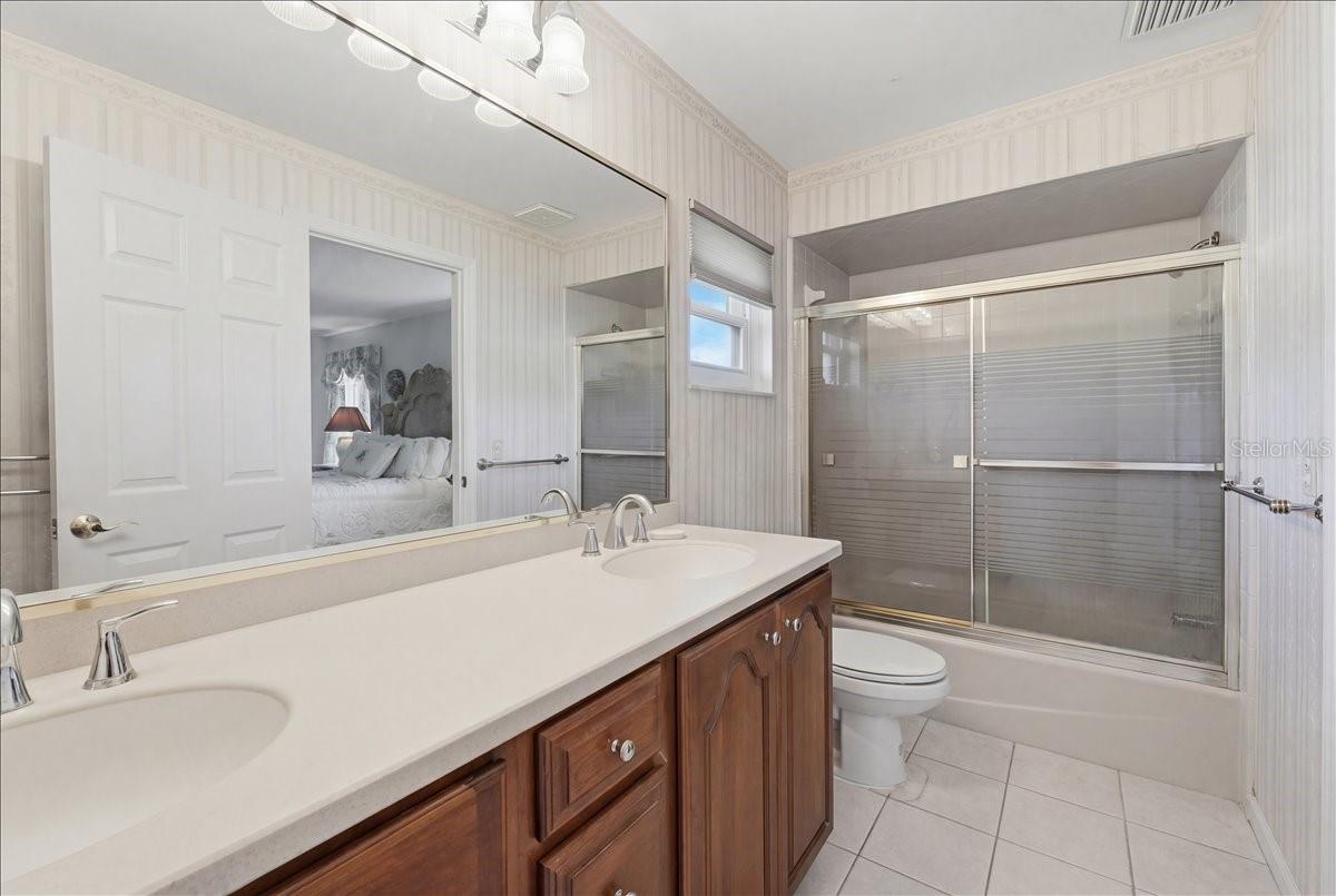 236 W LAKE INA DR, WINTER HAVEN, FL, 33884