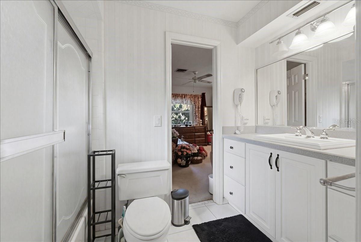 236 W LAKE INA DR, WINTER HAVEN, FL, 33884