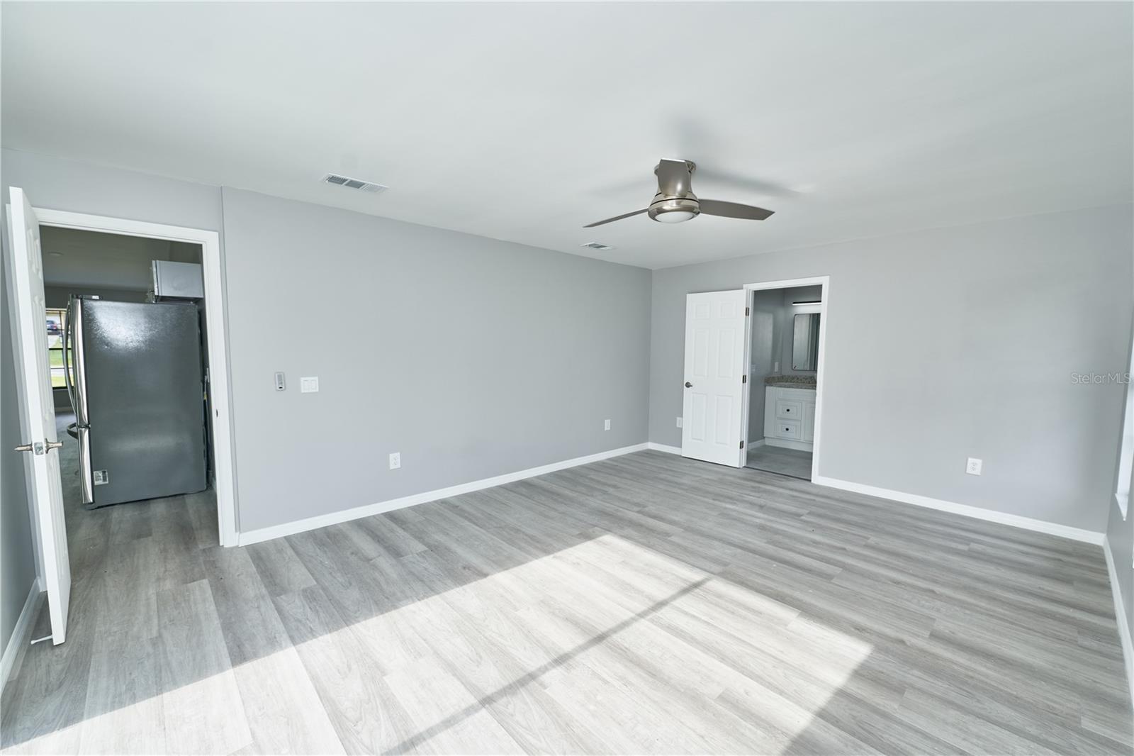 211 MARION OAKS LN, OCALA, FL, 34473