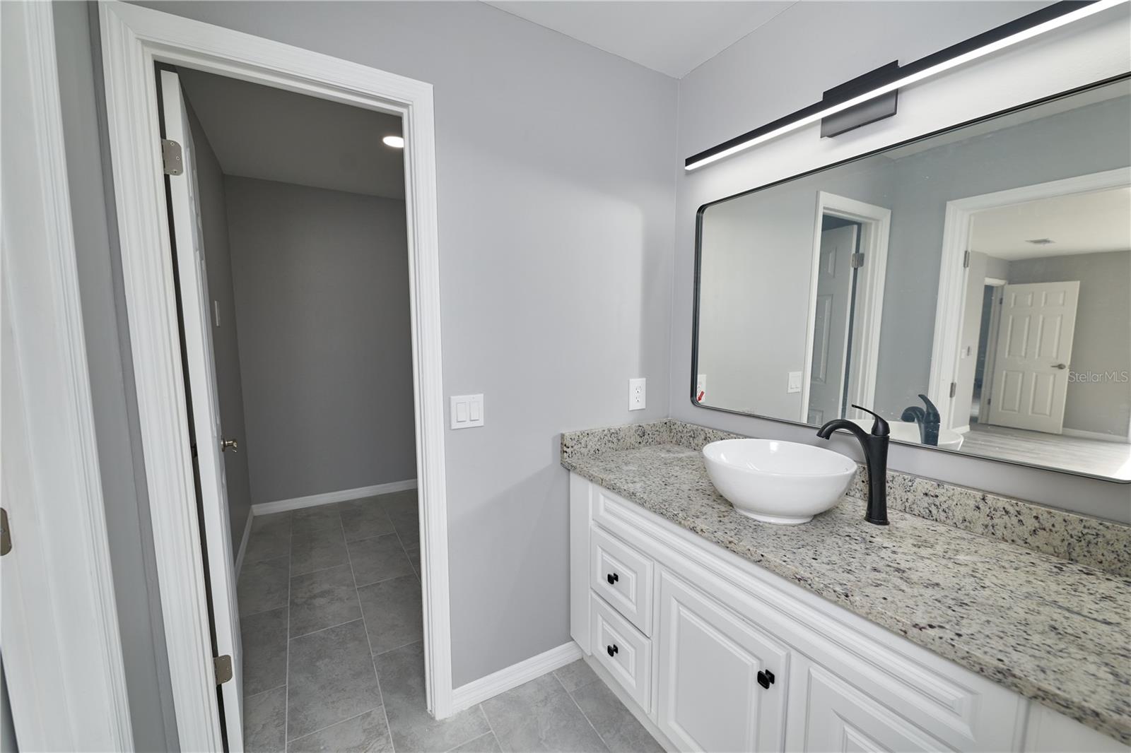 211 MARION OAKS LN, OCALA, FL, 34473