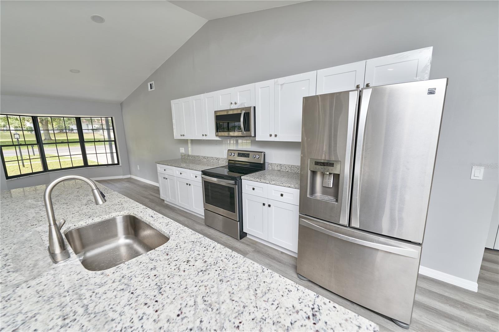 211 MARION OAKS LN, OCALA, FL, 34473