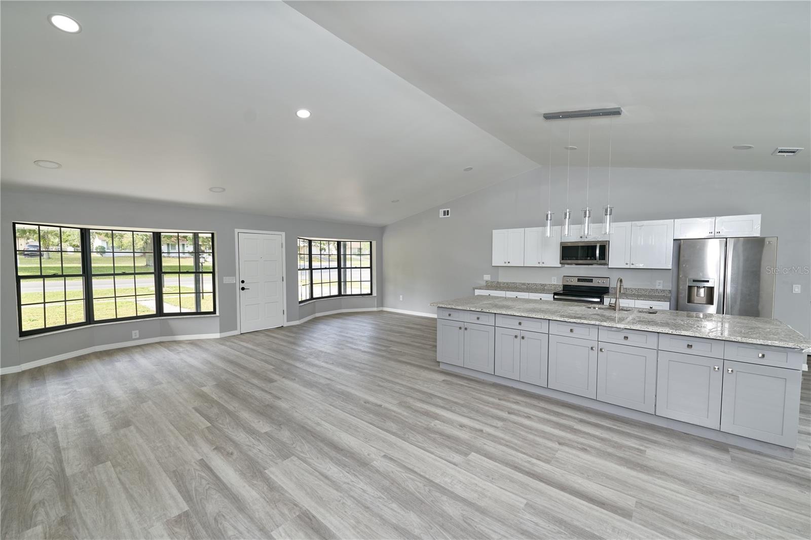 211 MARION OAKS LN, OCALA, FL, 34473