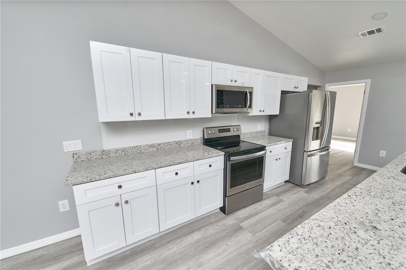 211 MARION OAKS LN, OCALA, FL, 34473