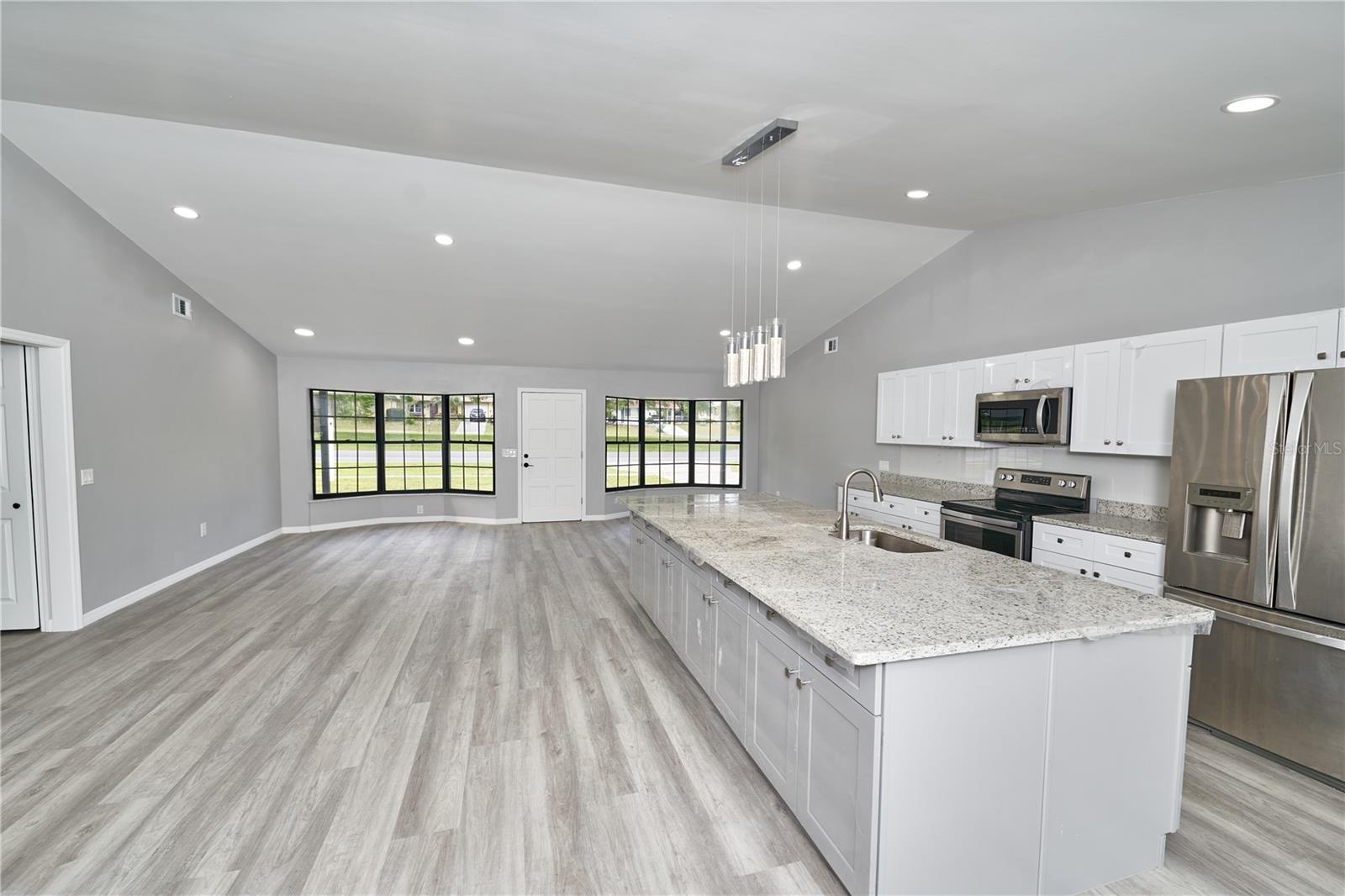 211 MARION OAKS LN, OCALA, FL, 34473