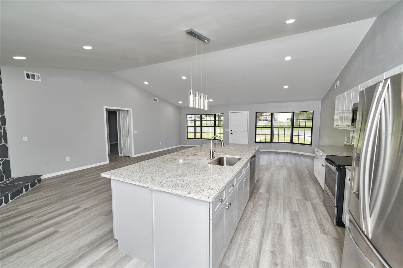 211 MARION OAKS LN, OCALA, FL, 34473