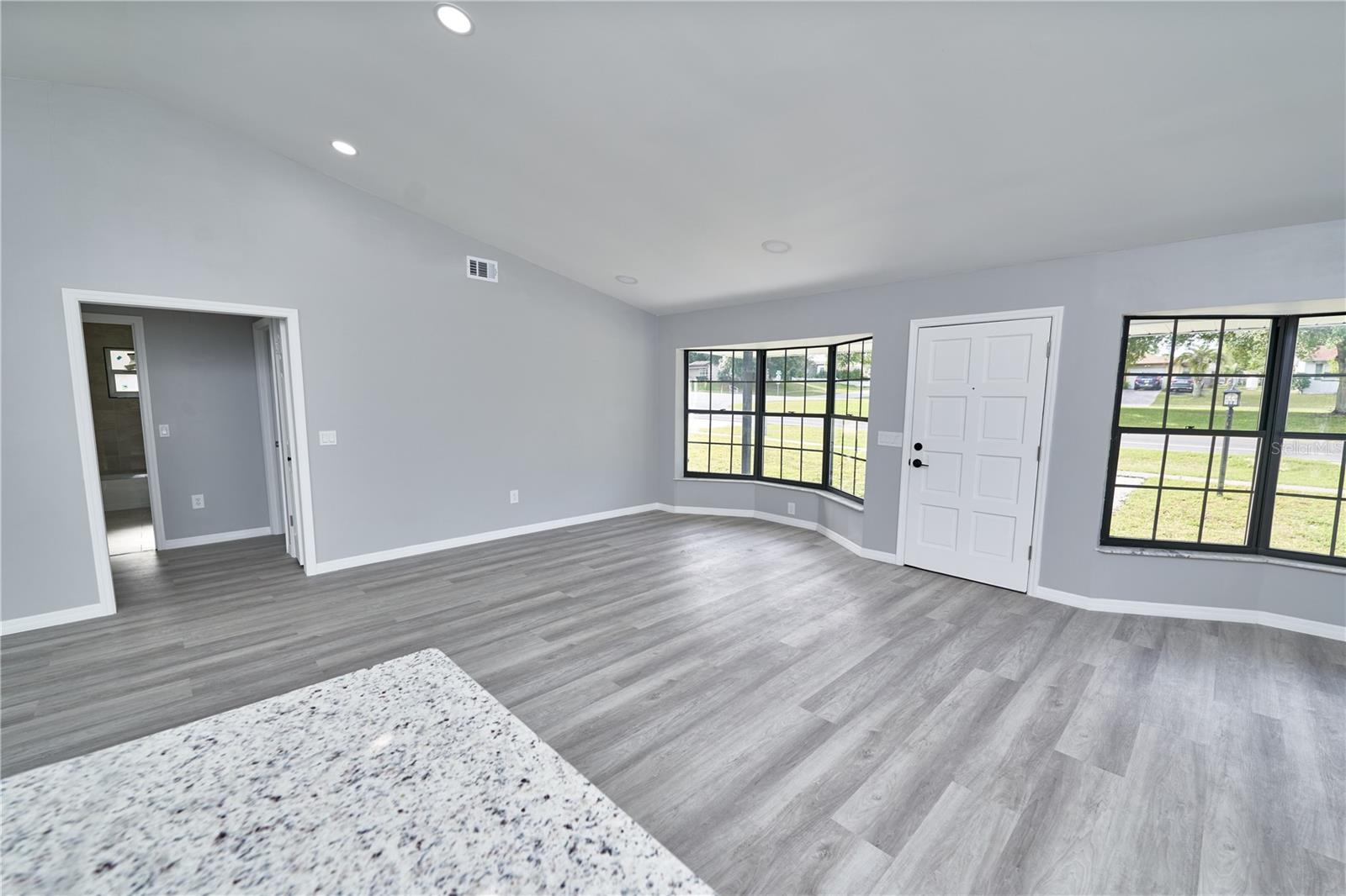 211 MARION OAKS LN, OCALA, FL, 34473