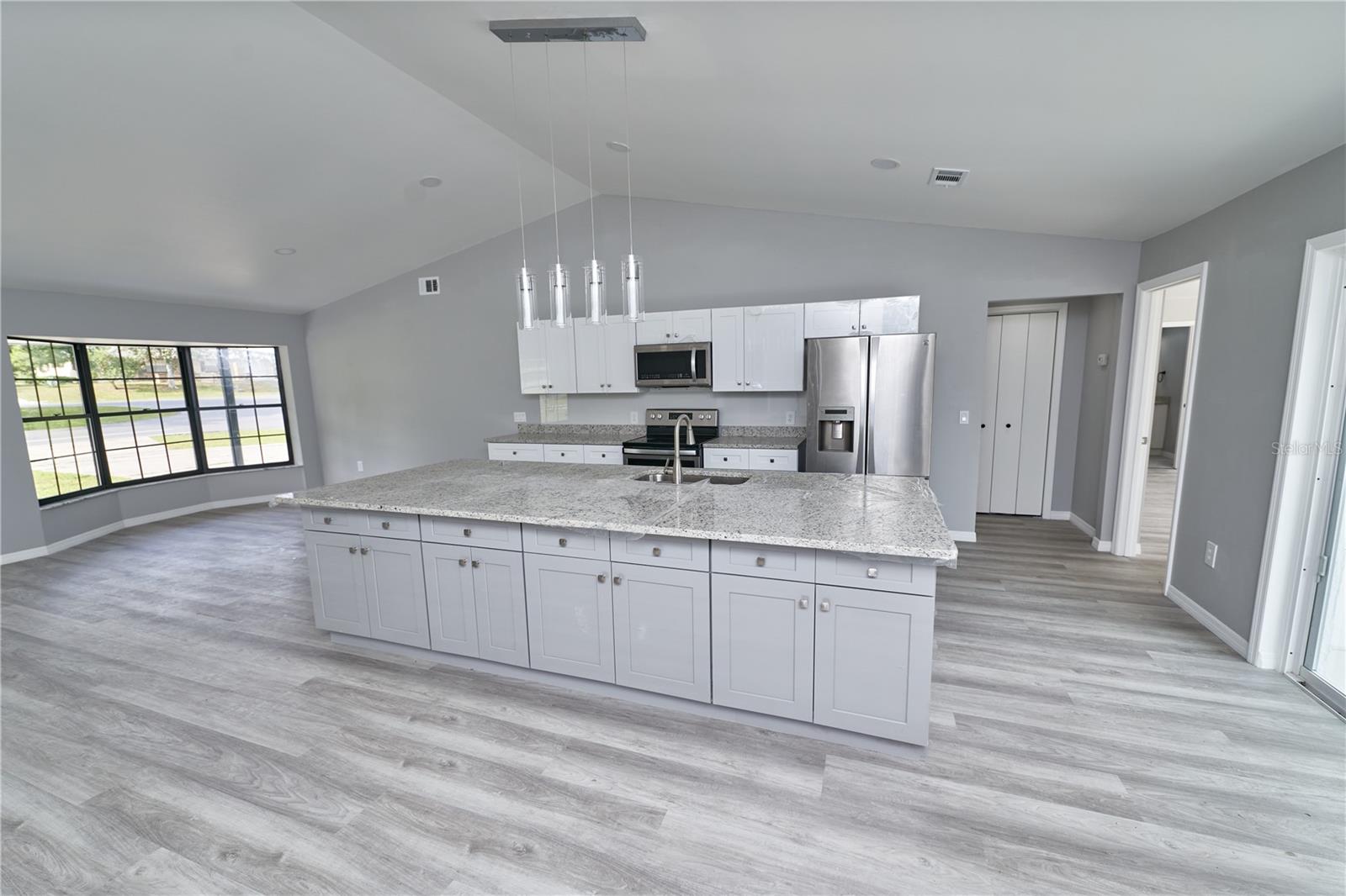 211 MARION OAKS LN, OCALA, FL, 34473