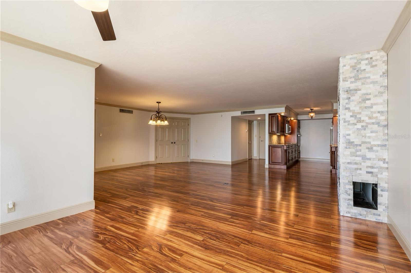 435 S GULFSTREAM AVE #1103, SARASOTA, FL, 34236