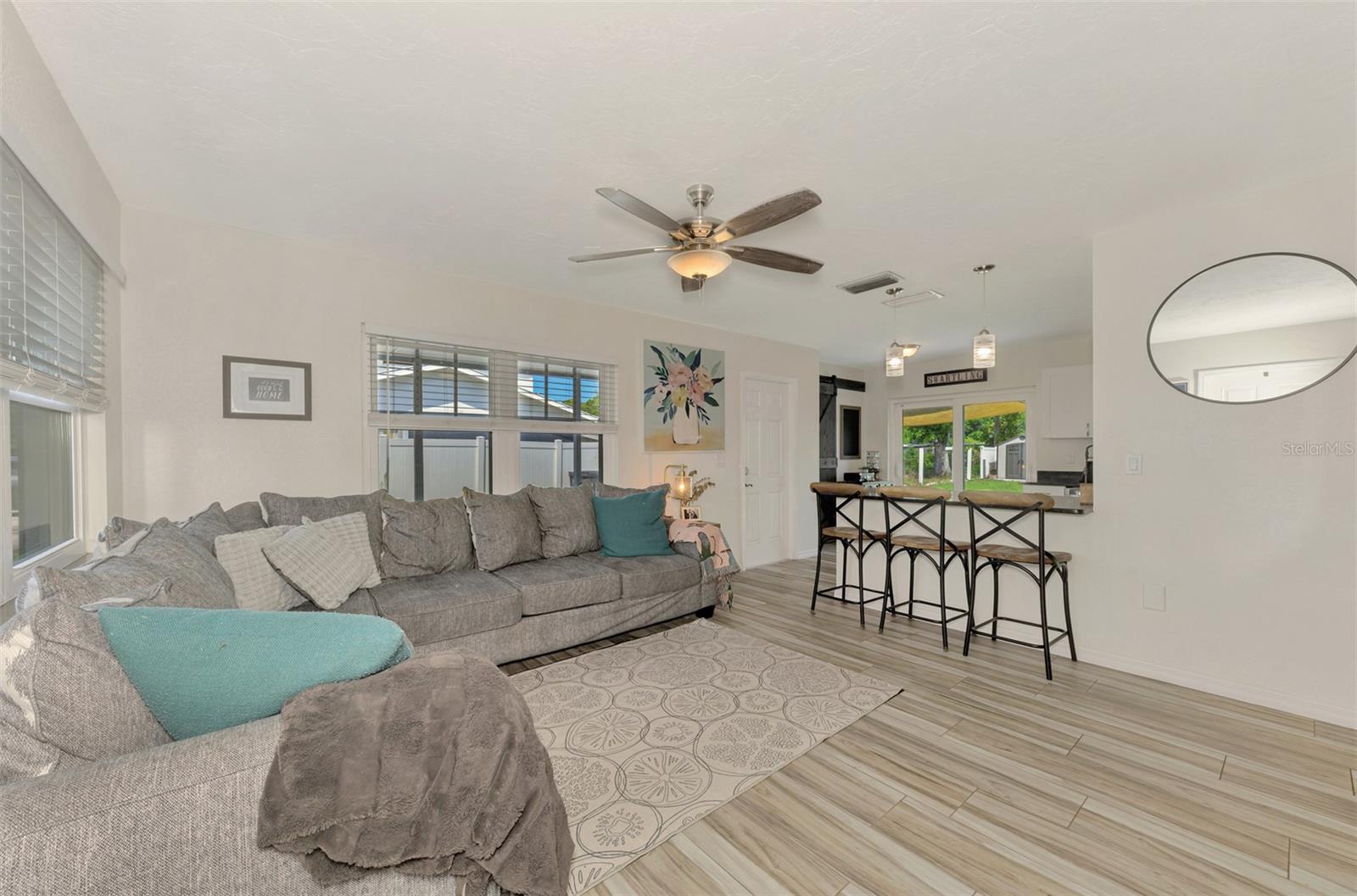 5807 28TH AVENUE DR E, BRADENTON, FL, 34208