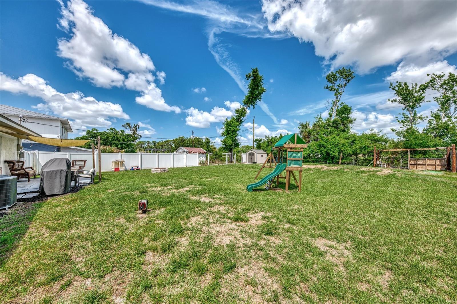 5807 28TH AVENUE DR E, BRADENTON, FL, 34208
