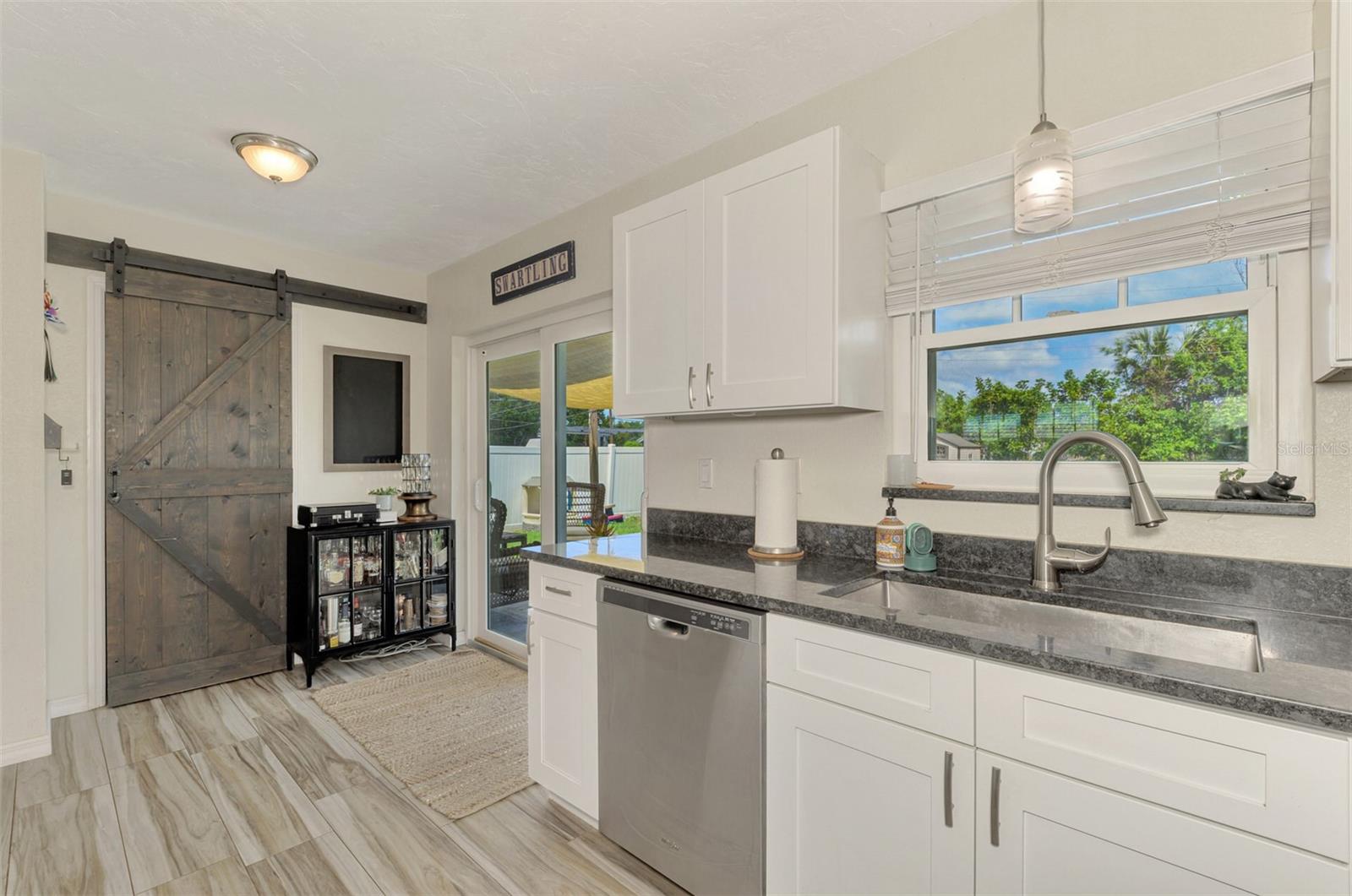 5807 28TH AVENUE DR E, BRADENTON, FL, 34208
