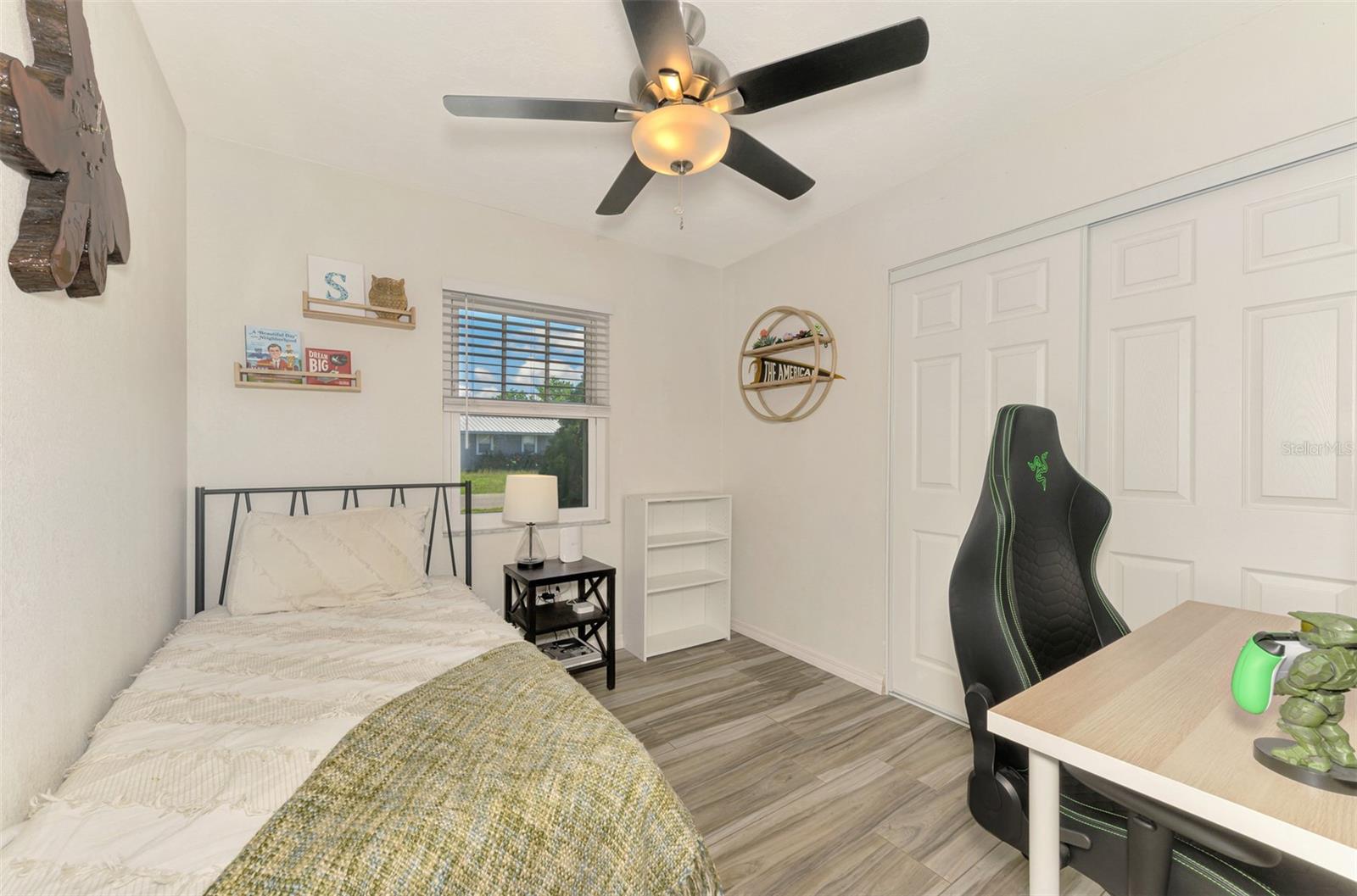 5807 28TH AVENUE DR E, BRADENTON, FL, 34208