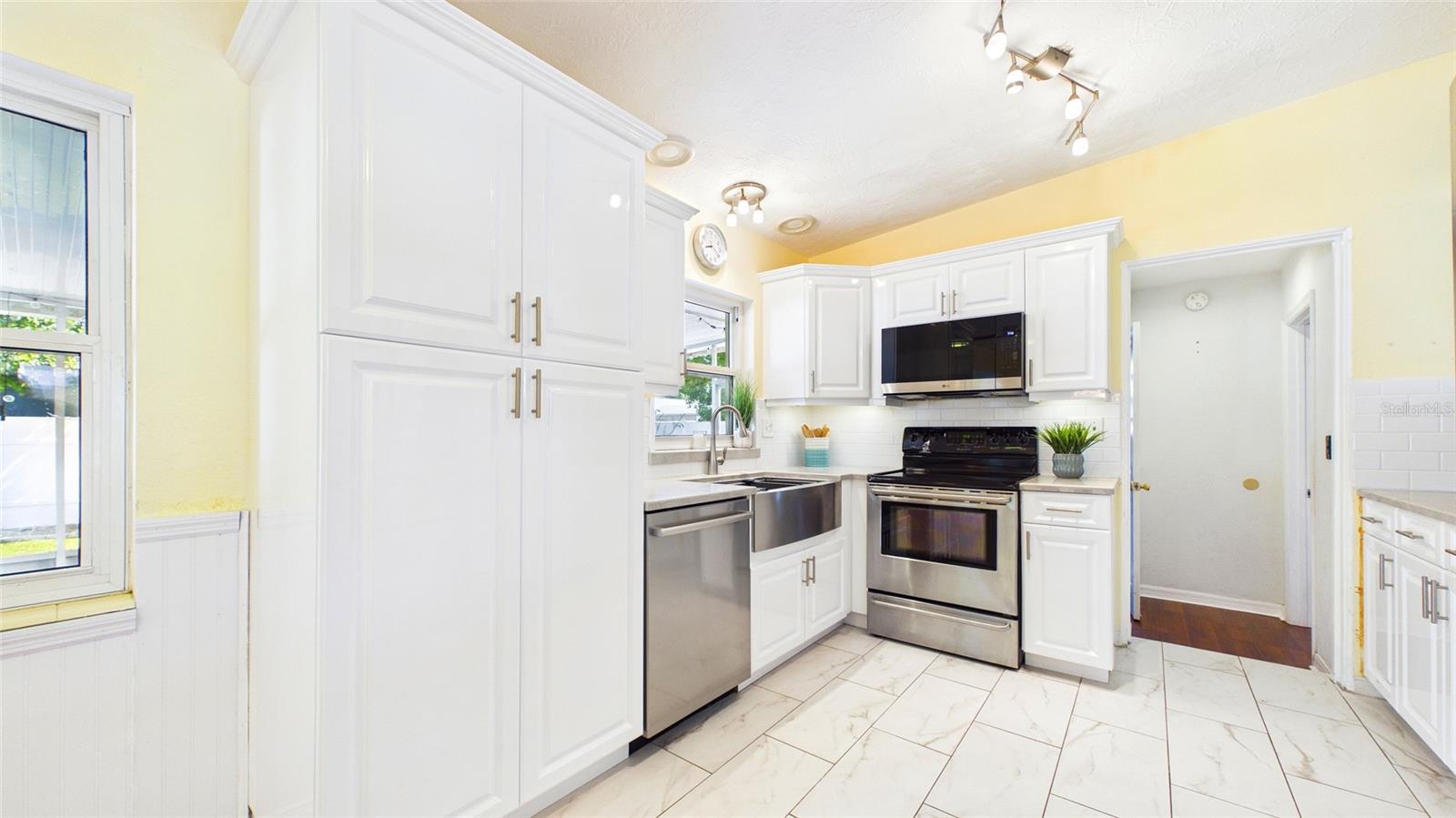 6447 17TH PL N, ST PETERSBURG, FL, 33710