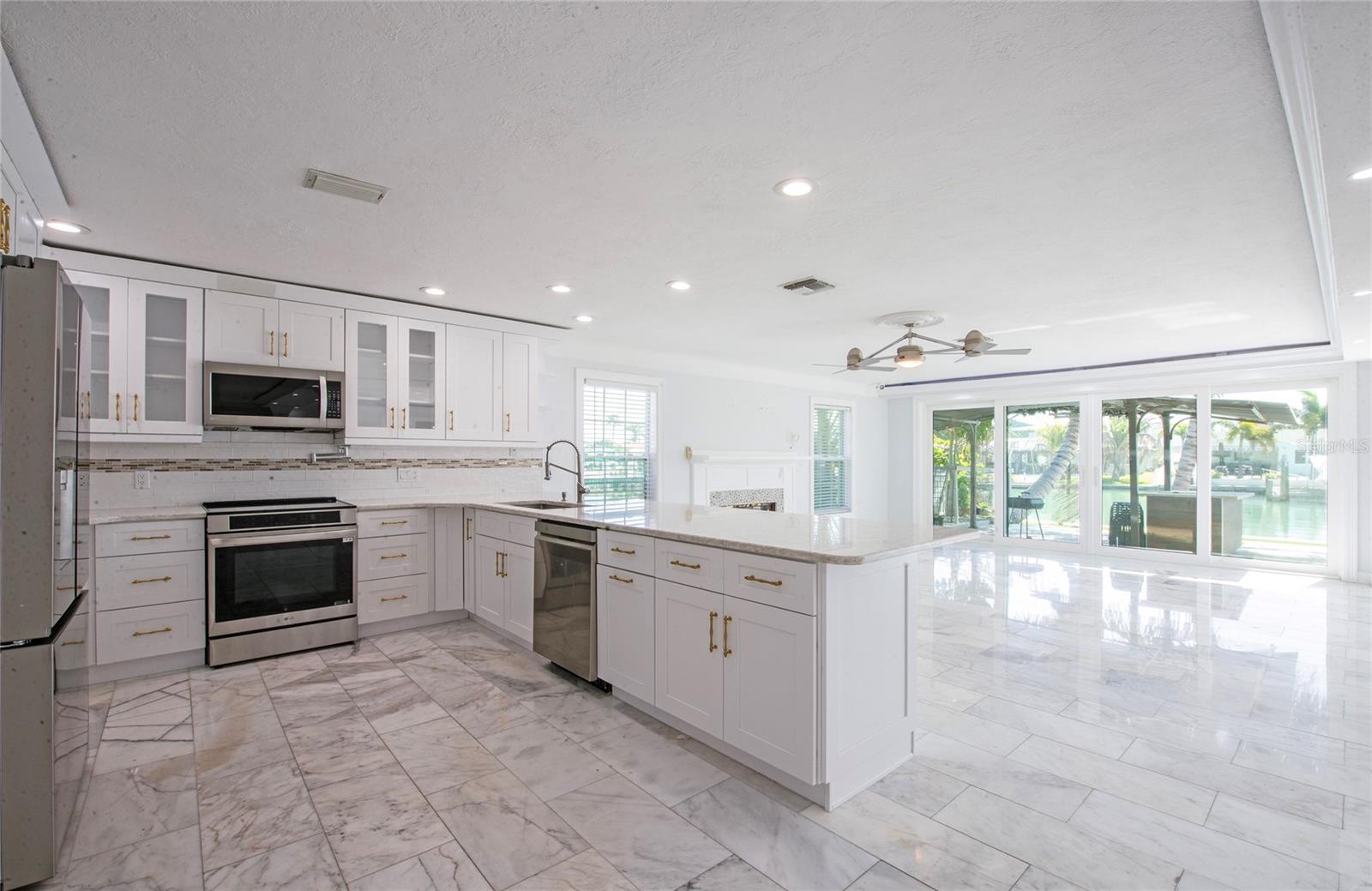 551 CRYSTAL DR, MADEIRA BEACH, FL, 33708