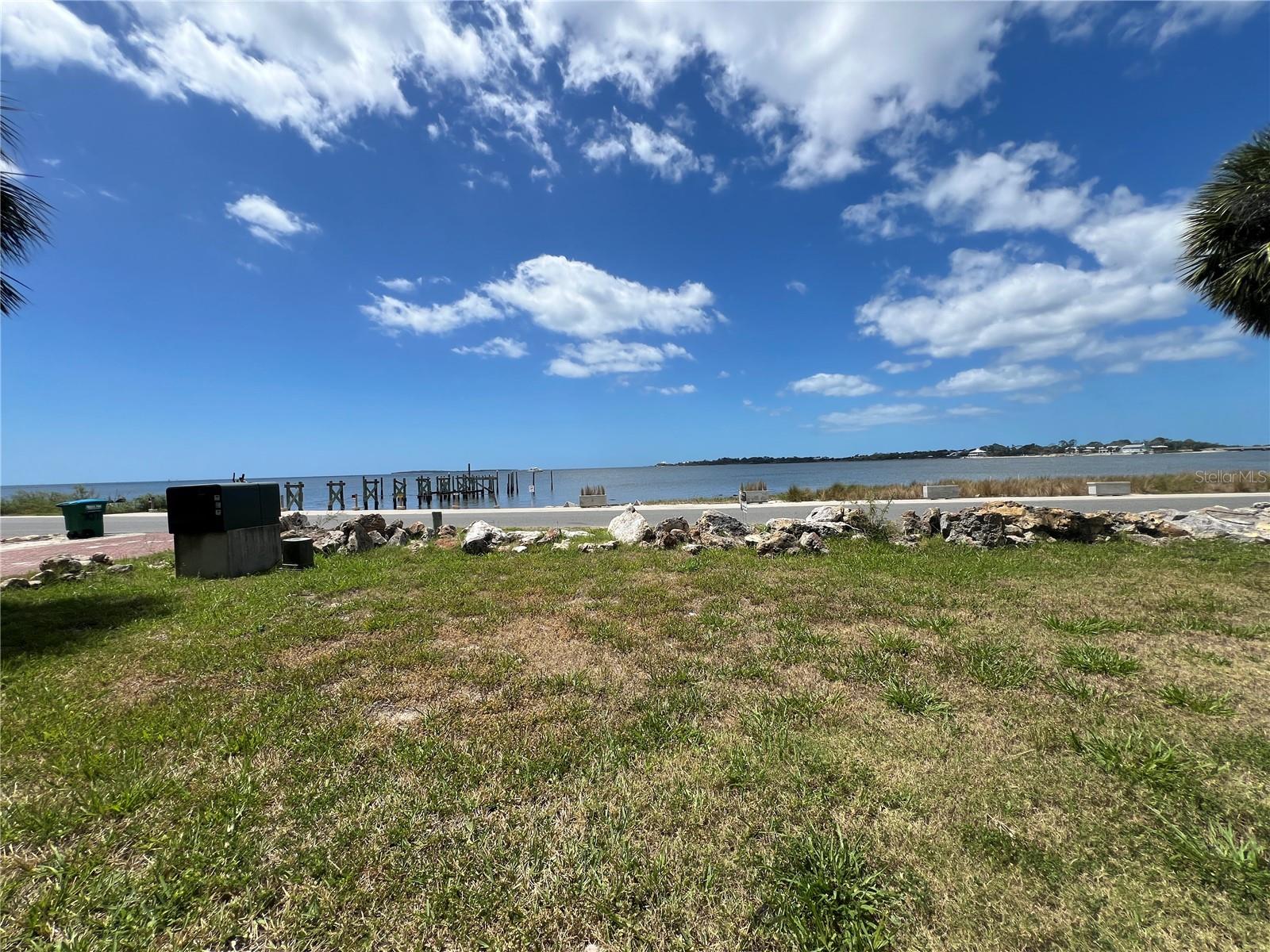 850 3RD ST #2, CEDAR KEY, FL, 32625
