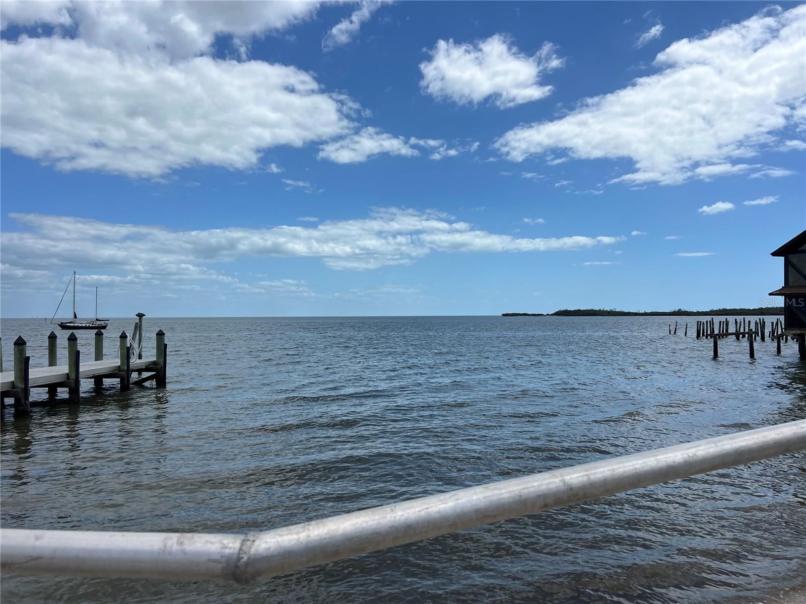 850 3RD ST #2, CEDAR KEY, FL, 32625