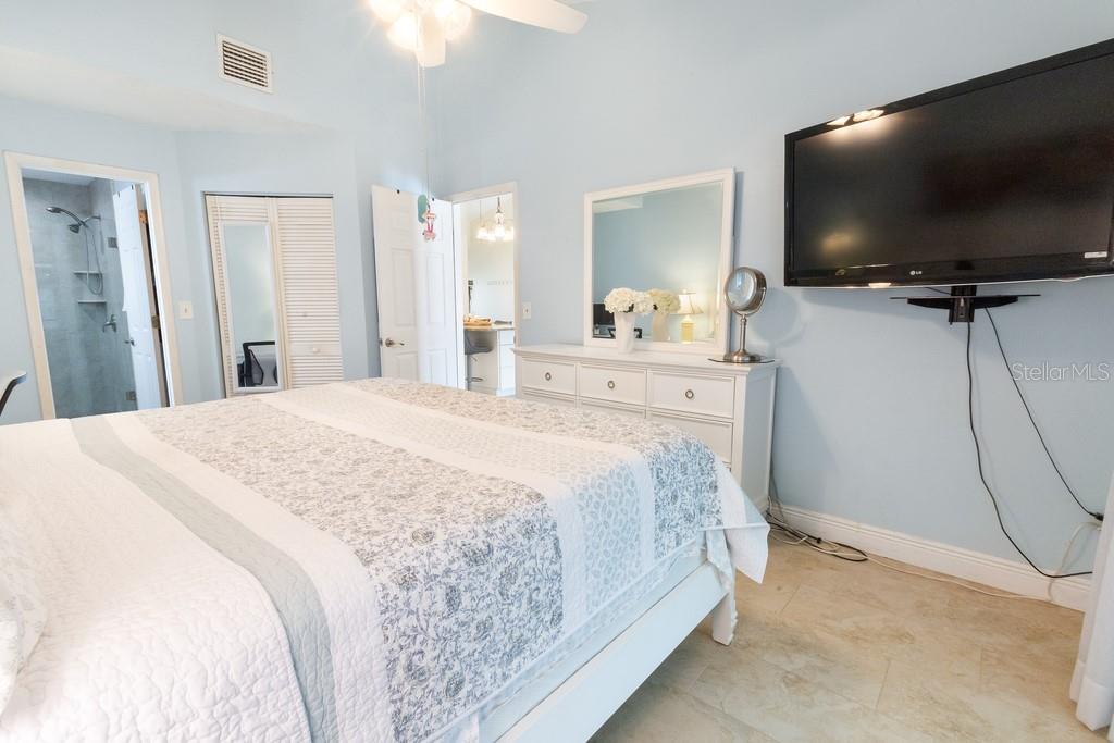 2022 RUDDER DR, VALRICO, FL, 33594