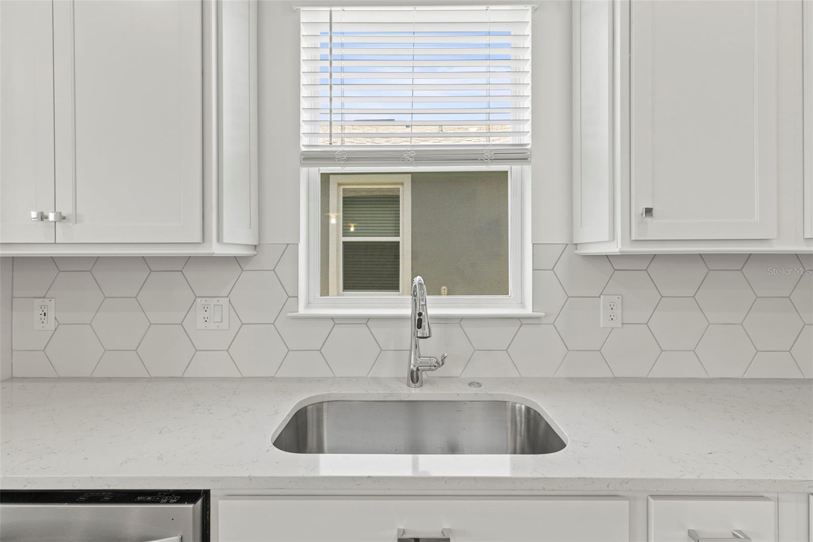 6703 MICHAEL FAVOR WAY, WESLEY CHAPEL, FL, 33545