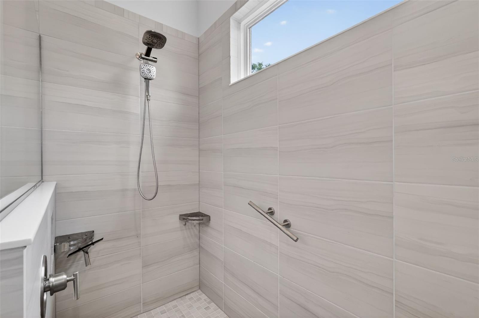 8228 BRIDGEPORT BAY CIR, MOUNT DORA, FL, 32757