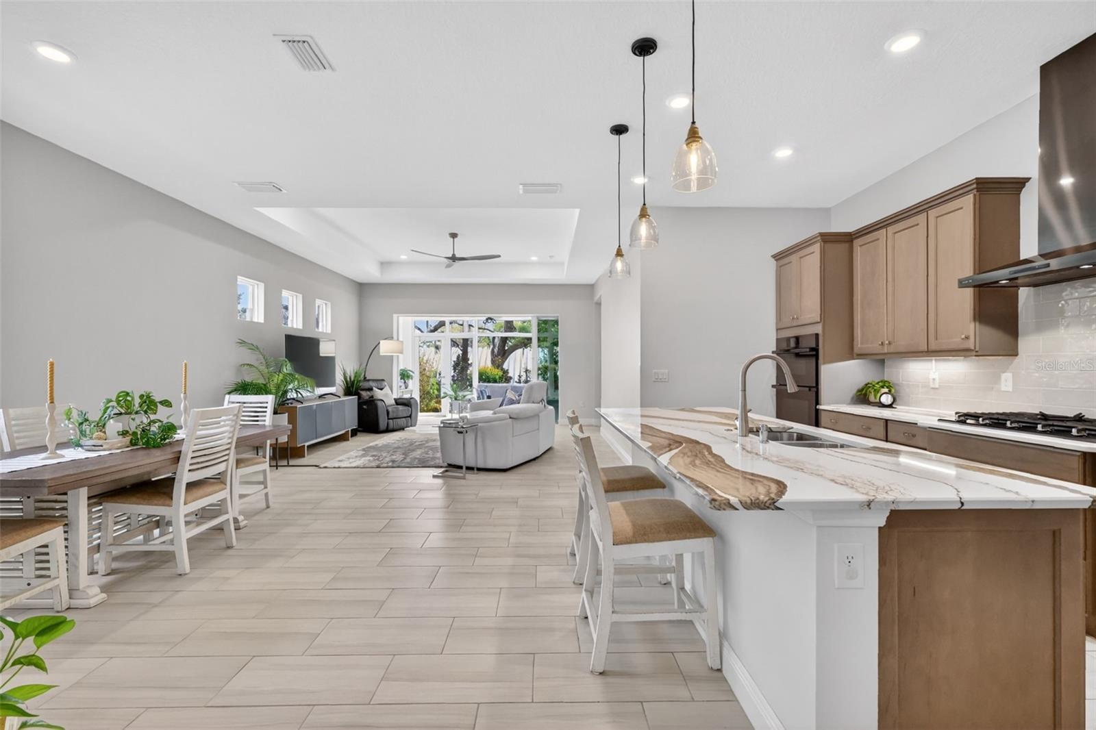 8228 BRIDGEPORT BAY CIR, MOUNT DORA, FL, 32757