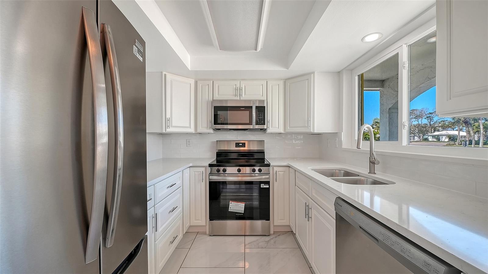 554 SPANISH DR S, LONGBOAT KEY, FL, 34228