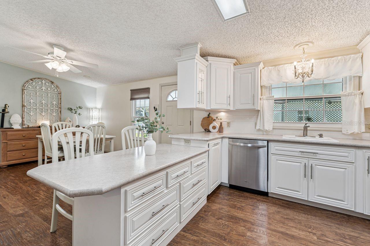 6643 WESTCHESTER DR NE, WINTER HAVEN, FL, 33881