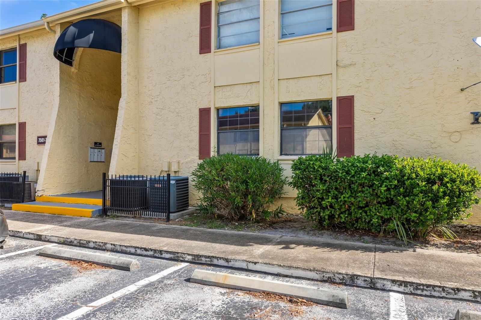 7501 DOLONITA DR #7501, TAMPA, FL, 33615