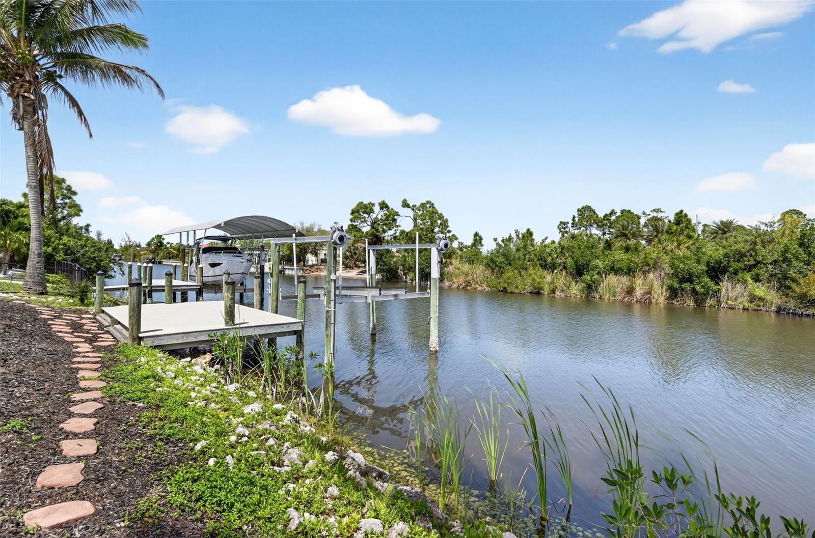 15144 HENNIPEN CIR, PORT CHARLOTTE, FL, 33981