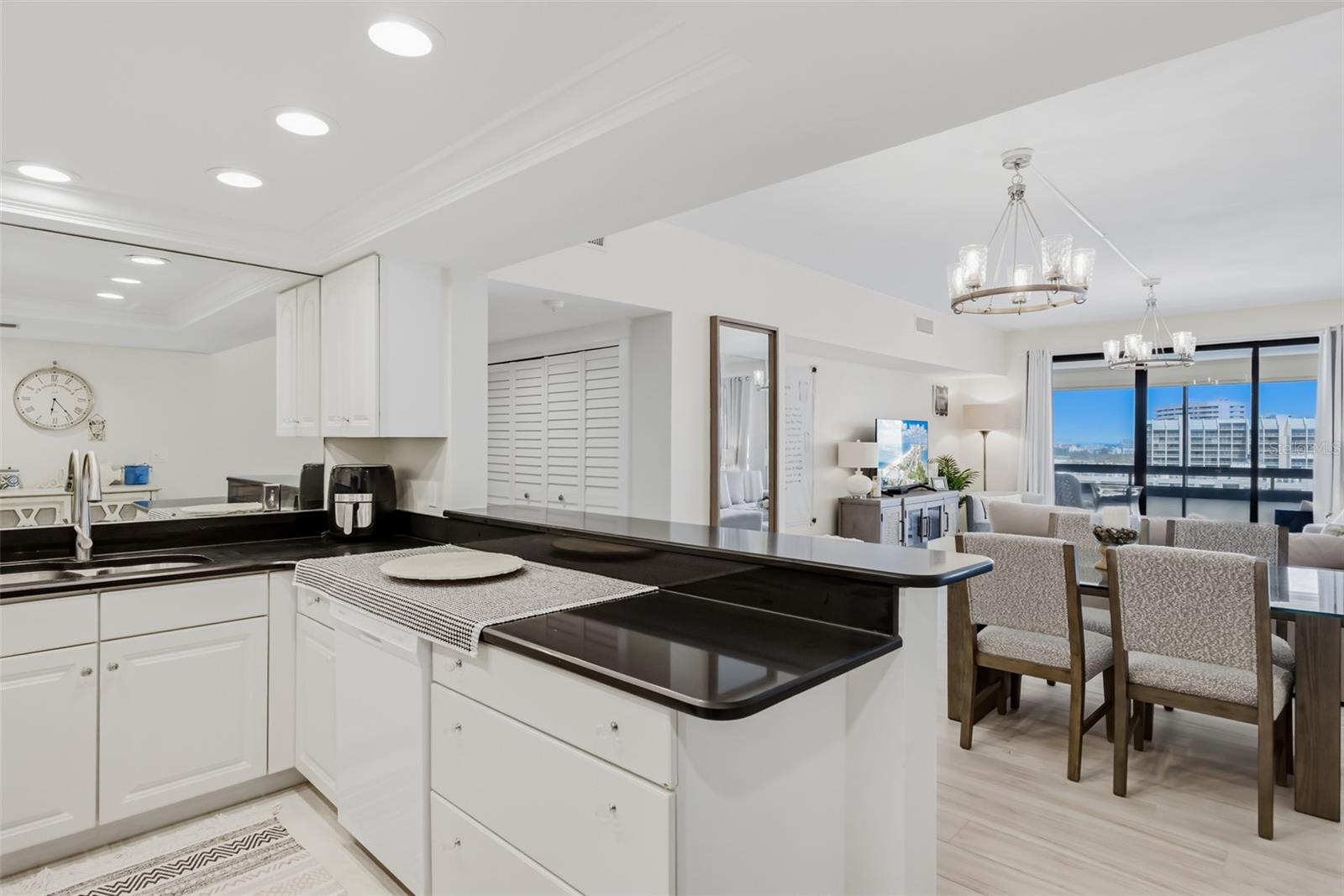 1460 GULF BLVD #1205, CLEARWATER BEACH, FL, 33767