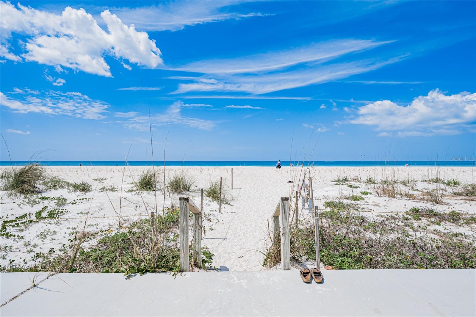 1460 GULF BLVD #1205, CLEARWATER BEACH, FL, 33767