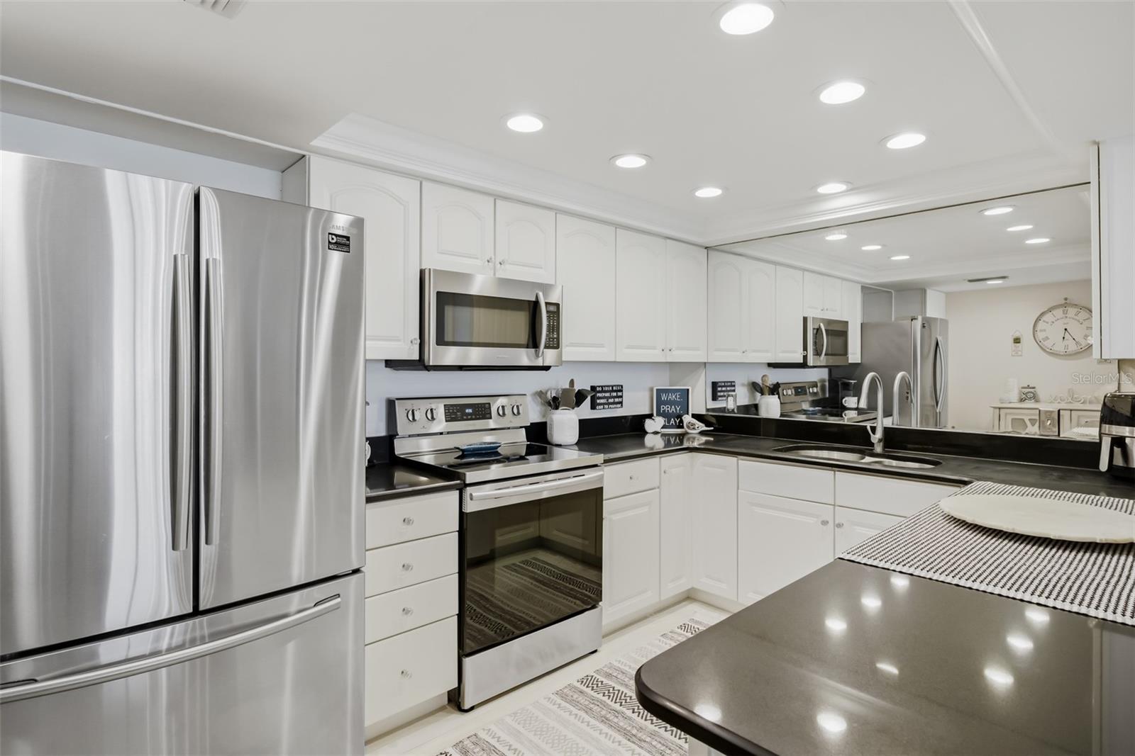 1460 GULF BLVD #1205, CLEARWATER BEACH, FL, 33767