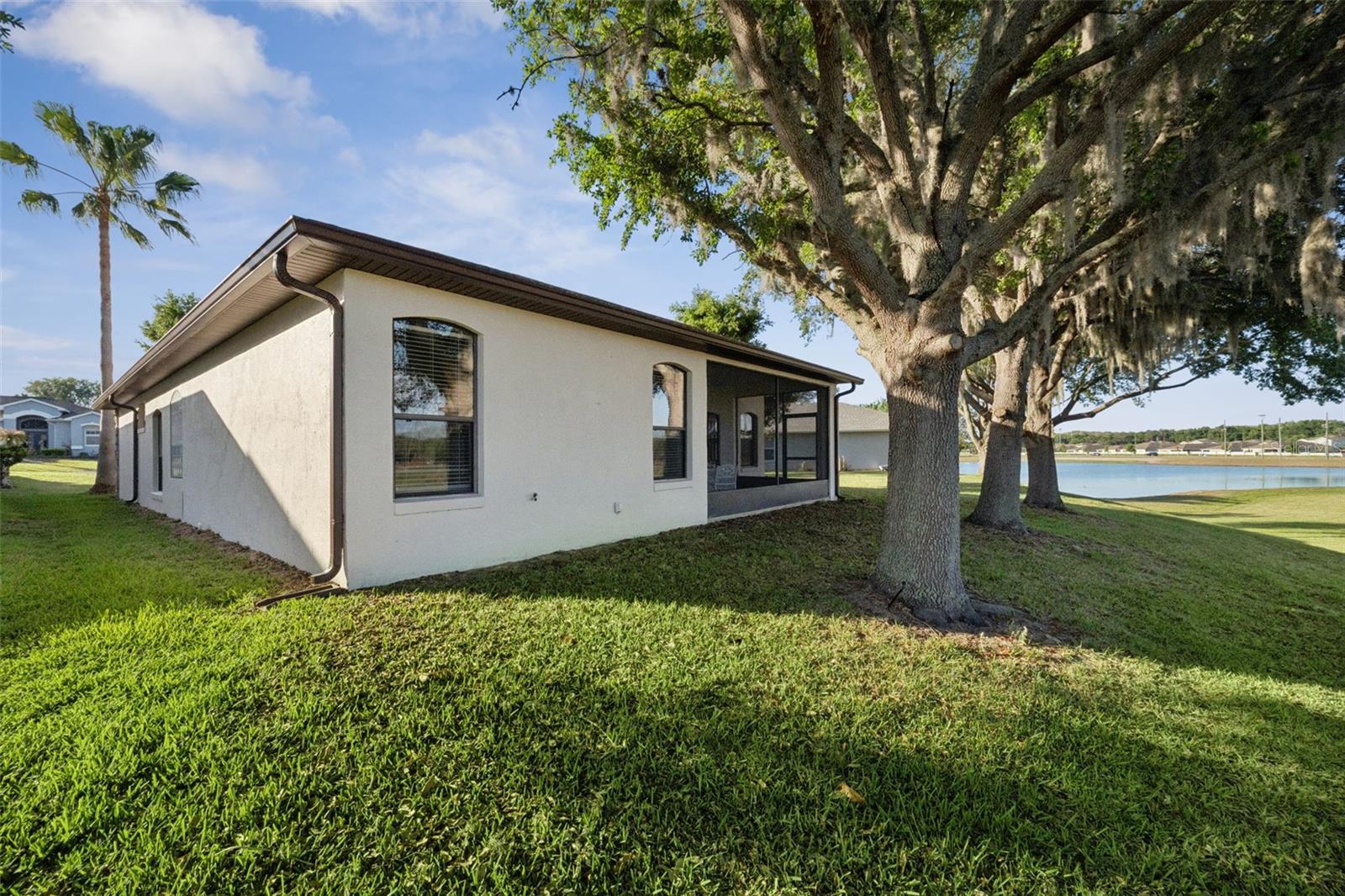 3292 SEVEN SEAS DR, TAVARES, FL, 32778