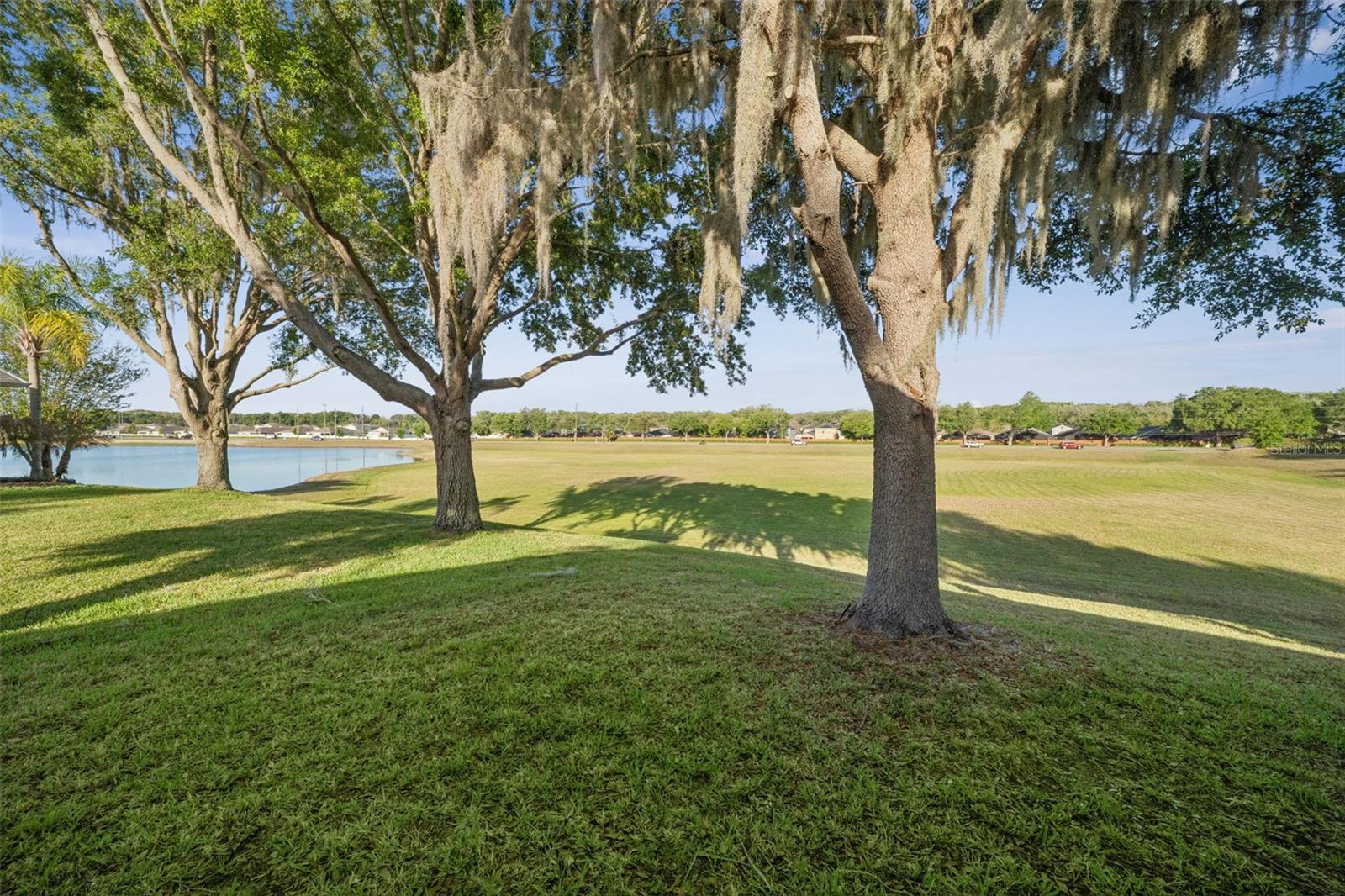 3292 SEVEN SEAS DR, TAVARES, FL, 32778