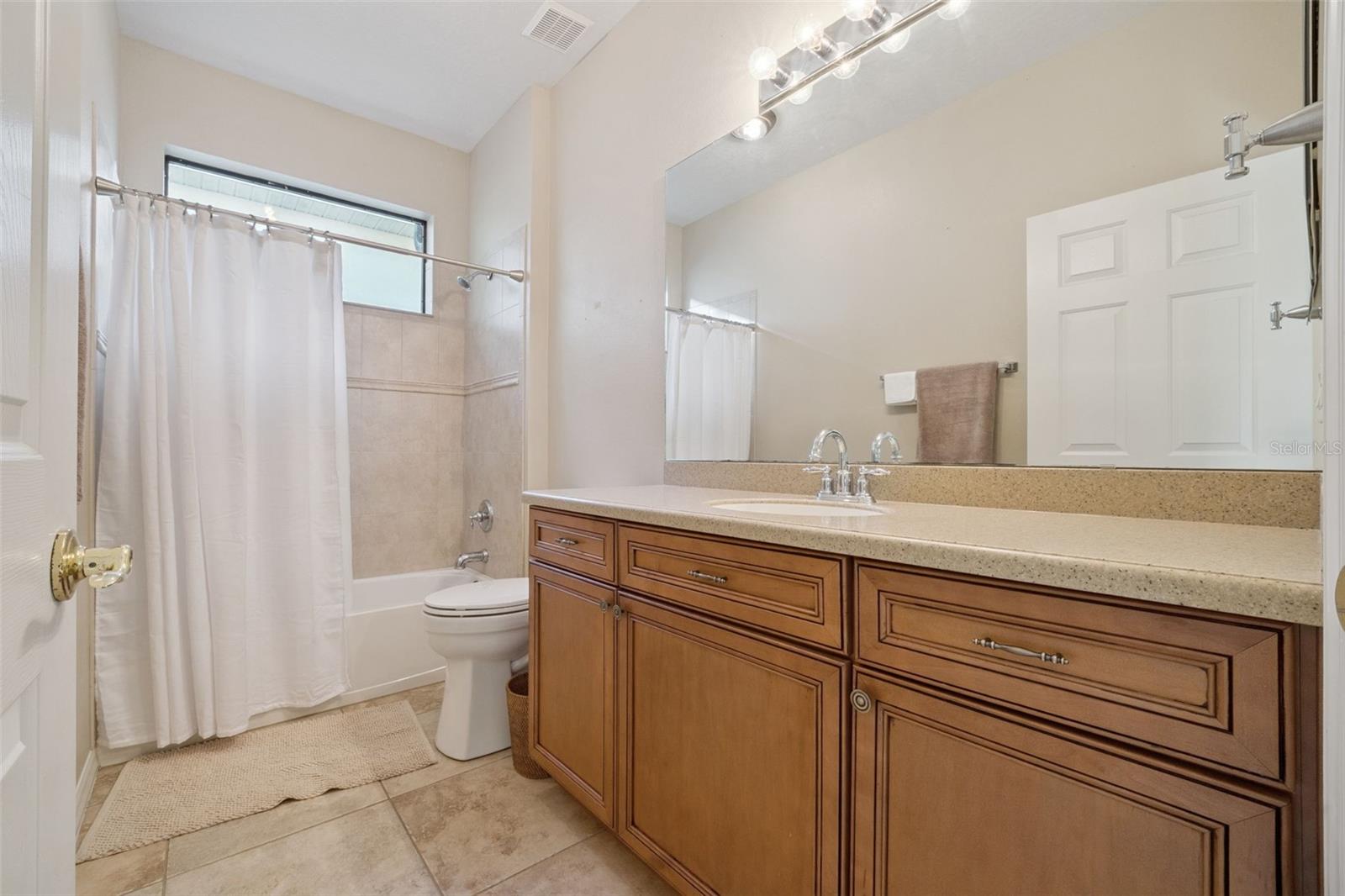 3292 SEVEN SEAS DR, TAVARES, FL, 32778