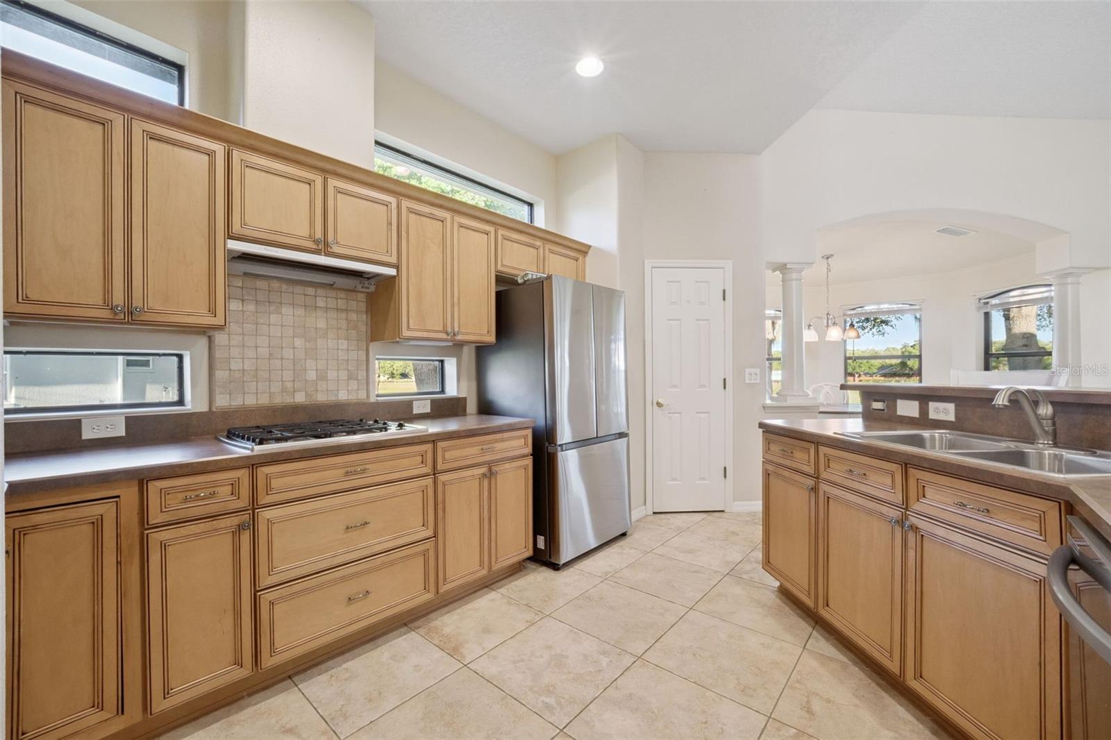 3292 SEVEN SEAS DR, TAVARES, FL, 32778