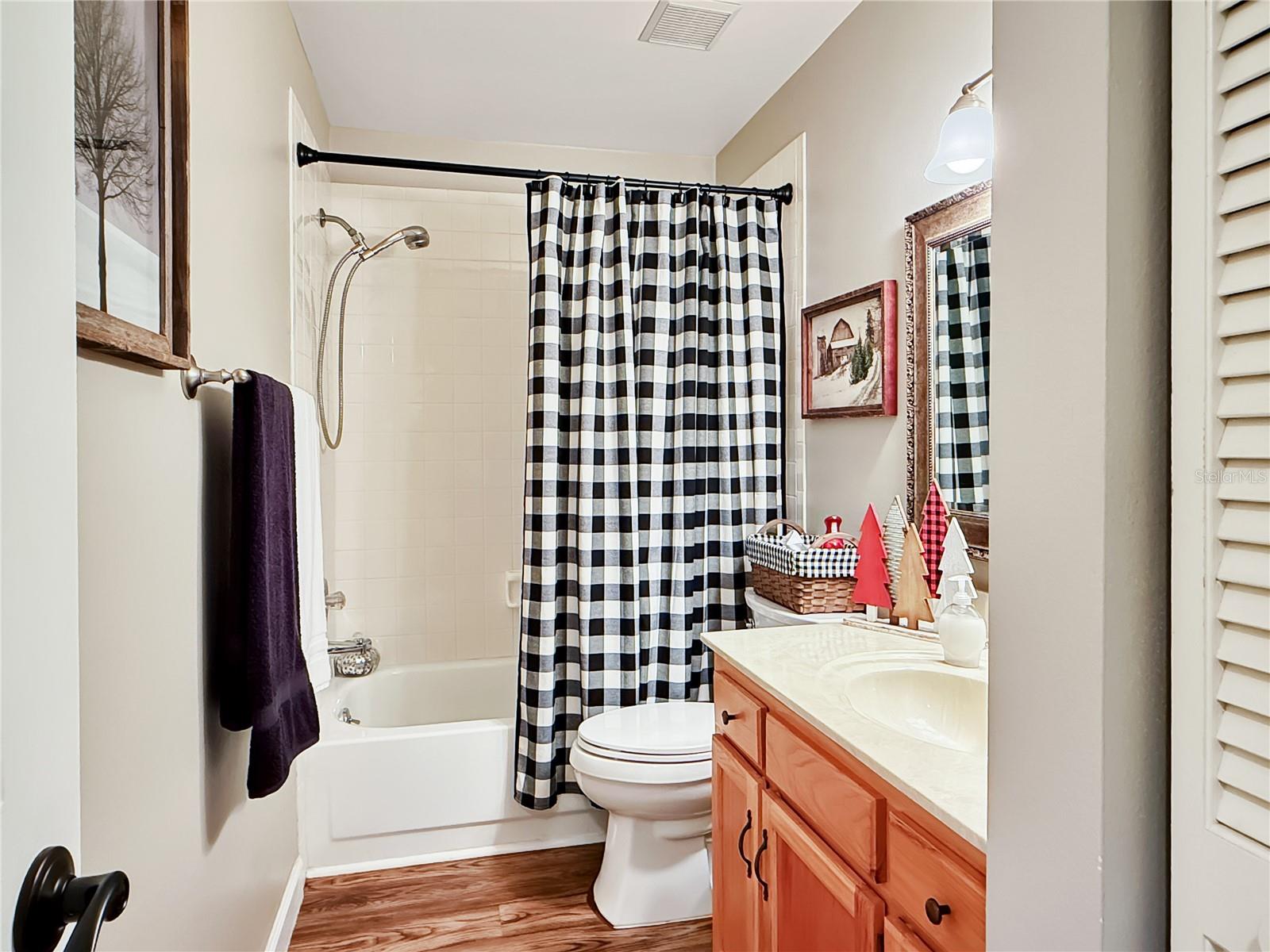 1001 LENNOX RD W, PALM HARBOR, FL, 34683