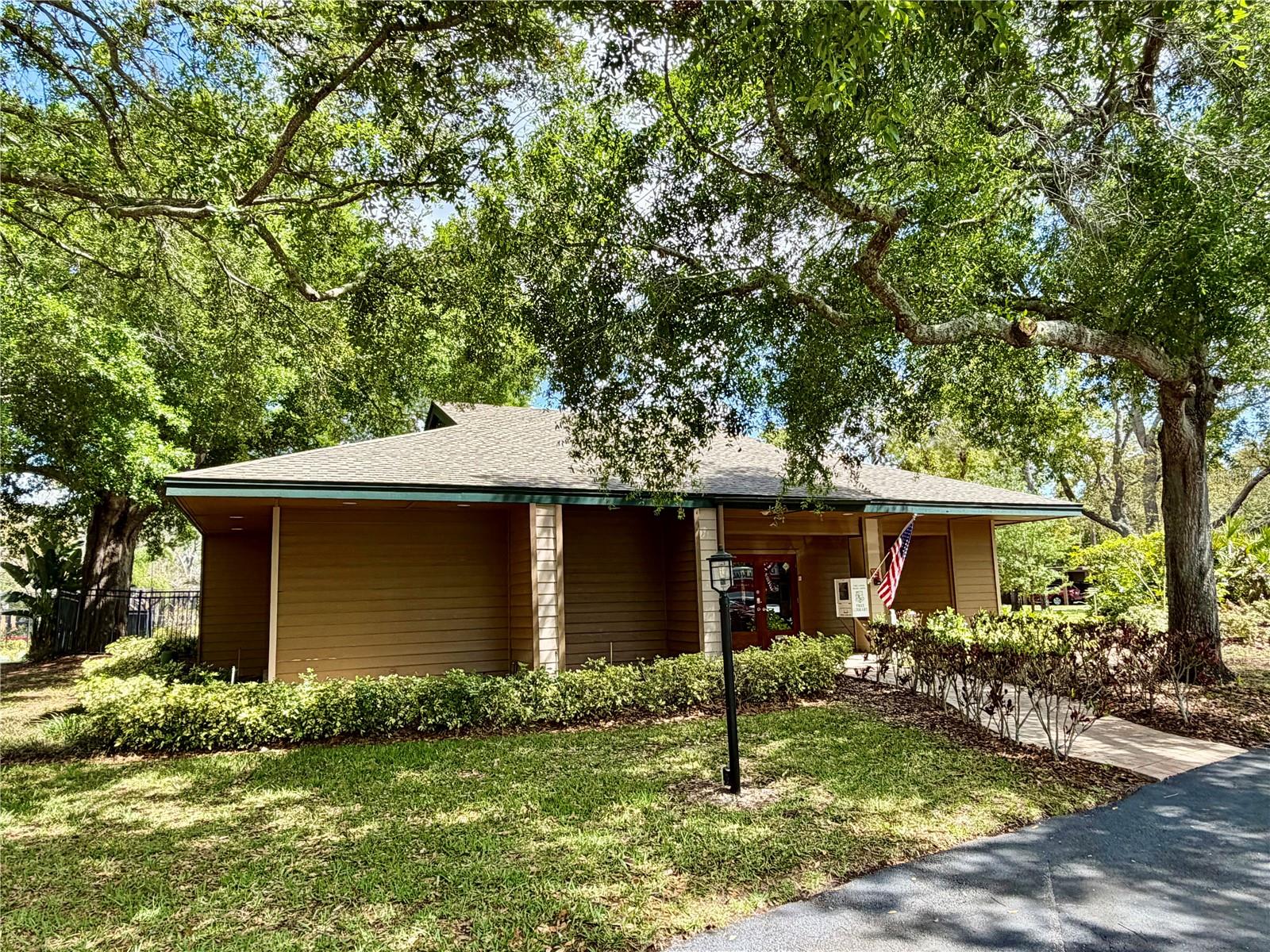 1001 LENNOX RD W, PALM HARBOR, FL, 34683
