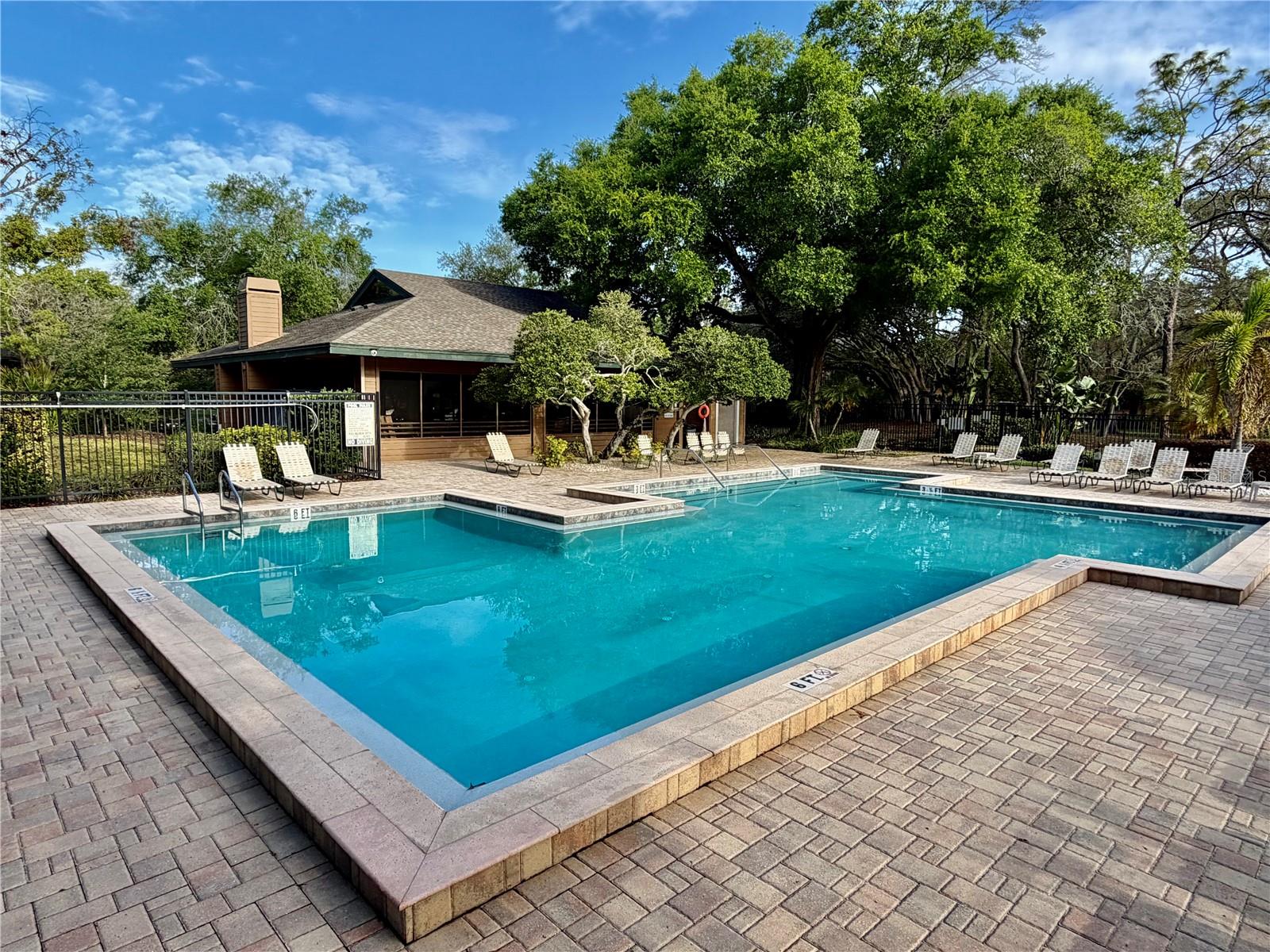 1001 LENNOX RD W, PALM HARBOR, FL, 34683