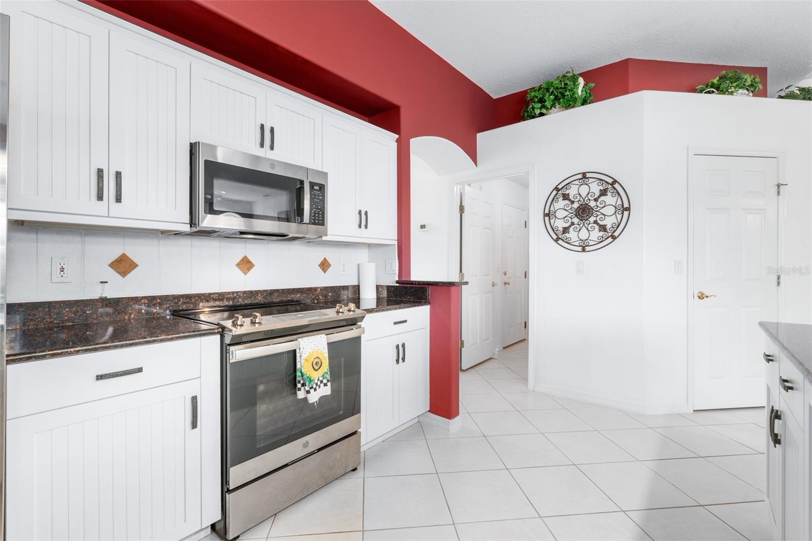 94 BAY LAKE DR, ORMOND BEACH, FL, 32174