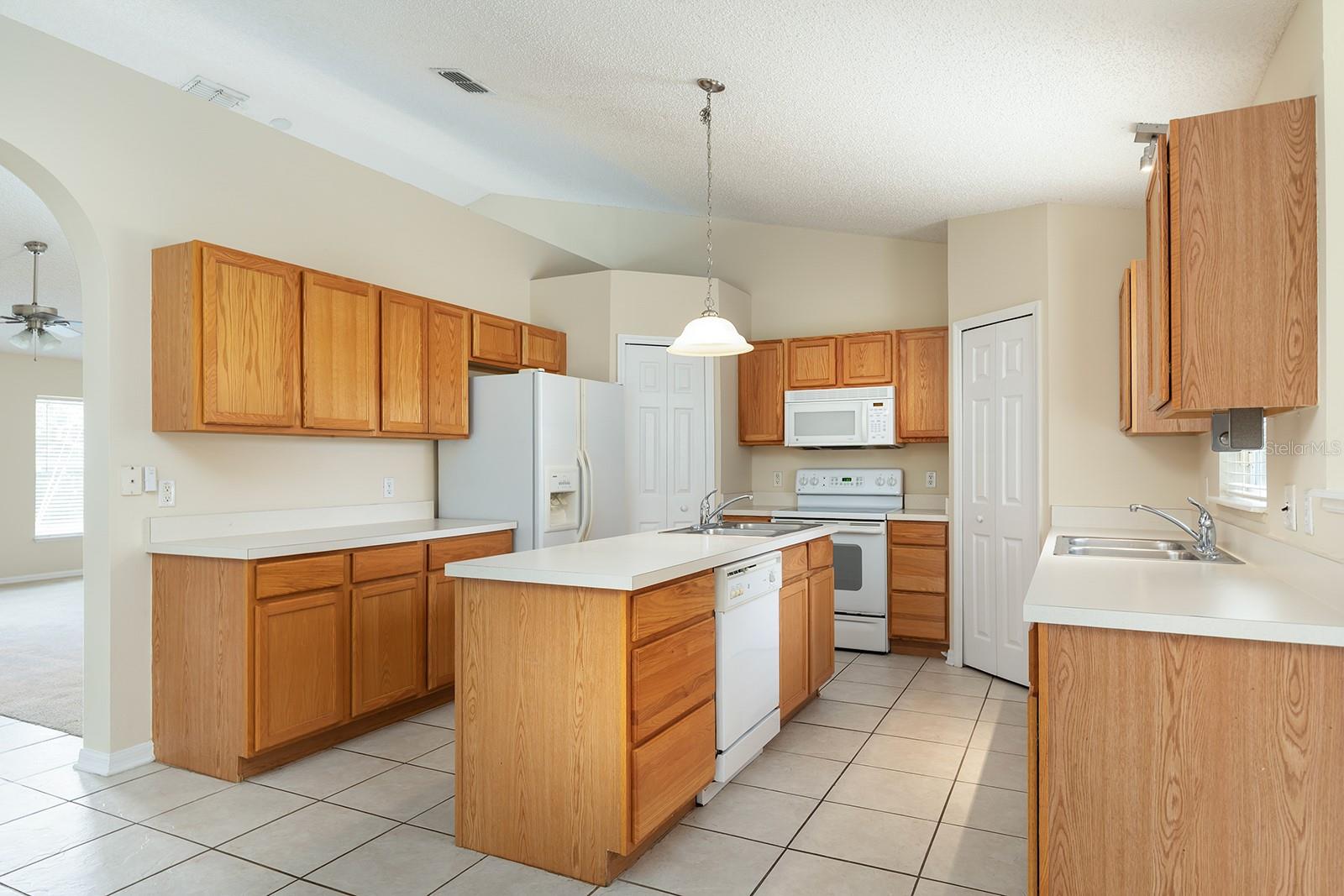 647 ELWOOD ST, DELTONA, FL, 32725